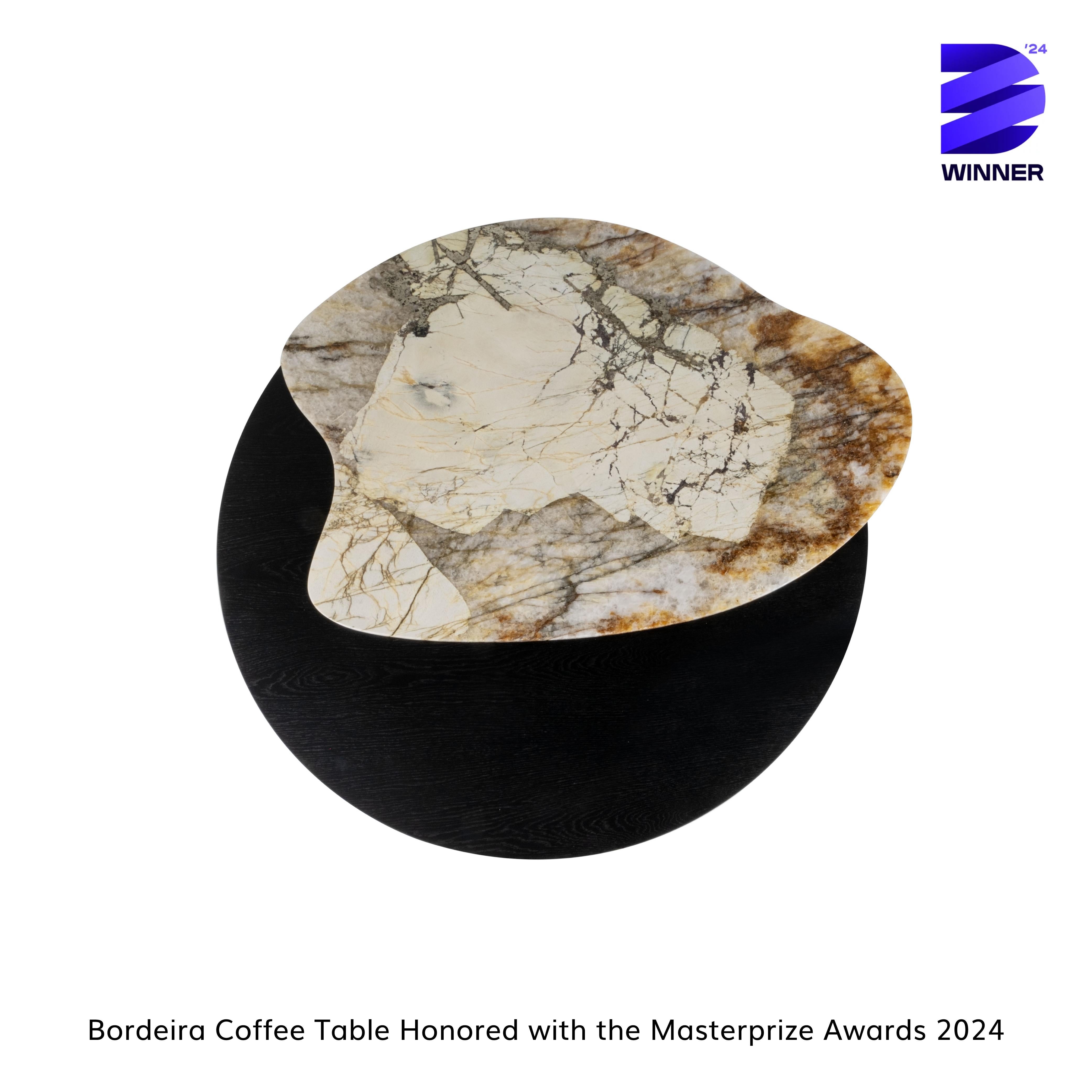 Bordeira Nesting Couchtische, Contemporary Collection, handgefertigt in Portugal - Europa von Greenapple.

Der Bordeira Couchtisch wurde entworfen, um die Essenz der Natur in die Innenräume zu bringen, wobei er sich von den fesselnden Linien des