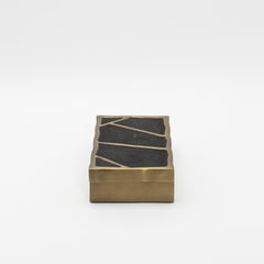 Scatola moderna in zigrino nero con ottone patinato bronzo di R&Y Augousti