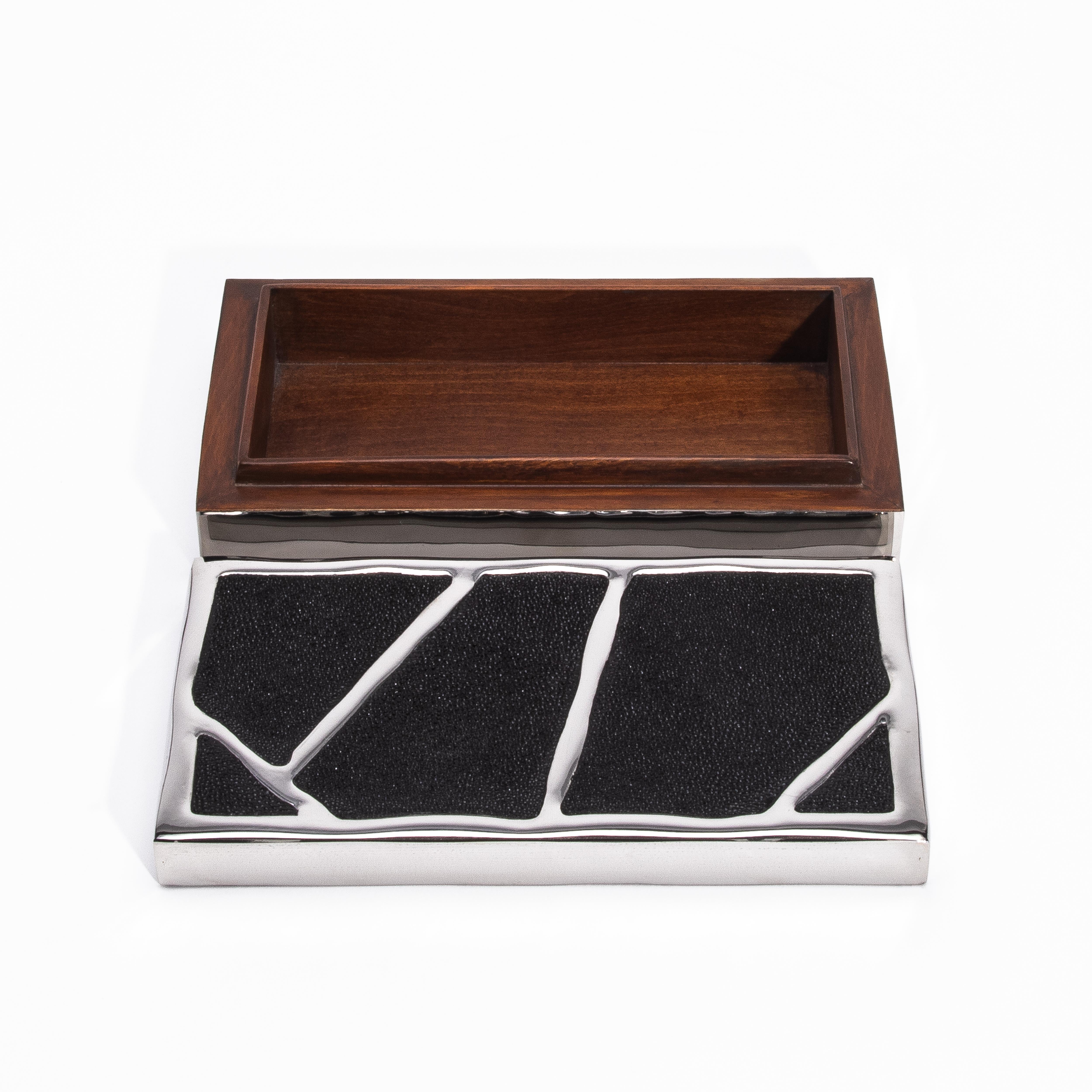 Caja moderna de piel de zapa negra con acero inoxidable pulido de R&Y Augousti Siglo XXI y contemporáneo en venta