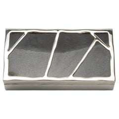 Caja moderna de concha negra y acero inoxidable pulido de R & Y Augousti