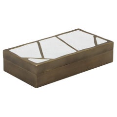 Caja moderna de piel de zapa blanca con latón patinado en bronce de R&Y Augousti
