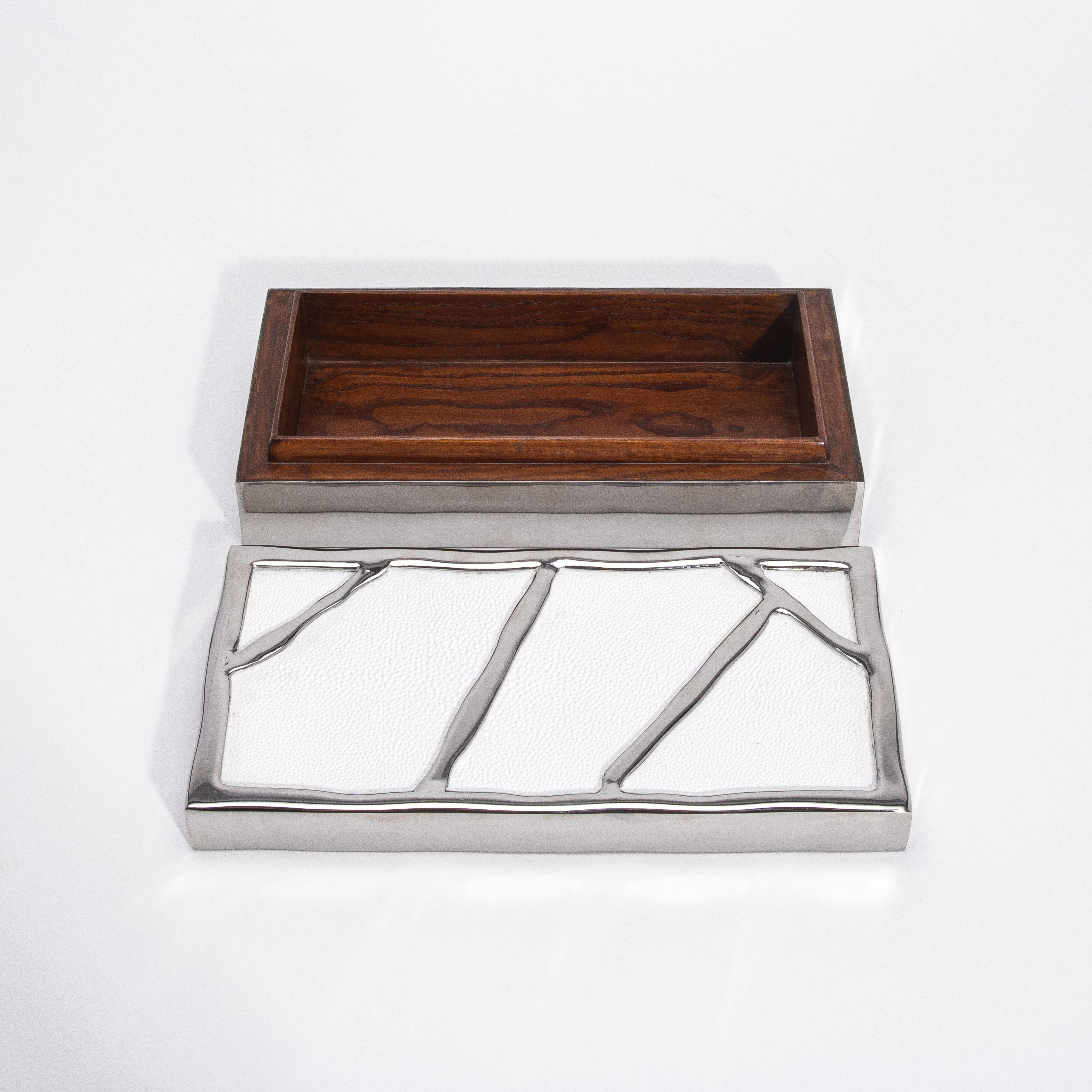 Caja moderna de piel de zapa blanca con acero inoxidable pulido de R&Y Augousti en Nuevo estado para la venta en West Hollywood, CA