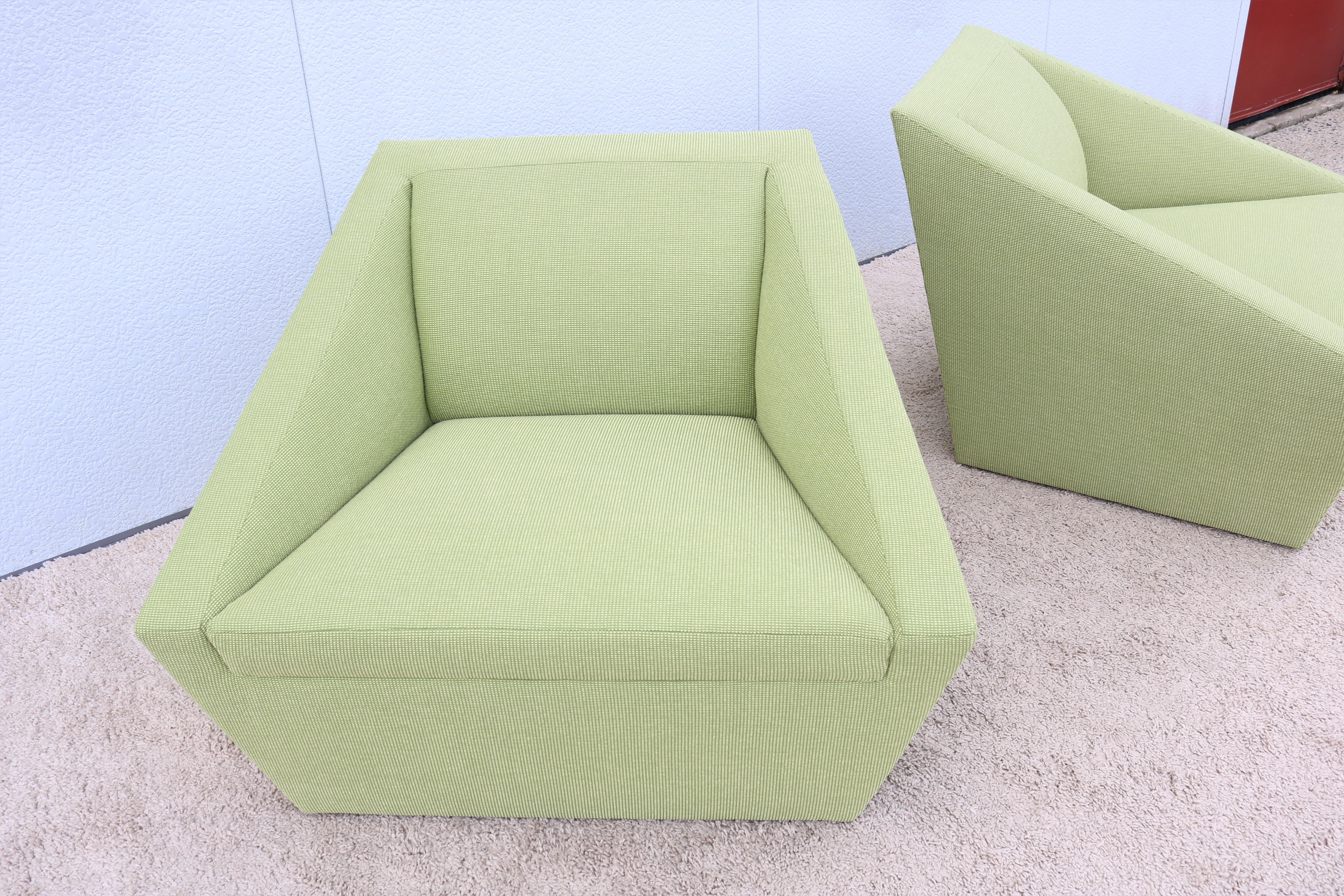 Modern Brad Ascalon for Bernhardt Design Pillar Green Lounge Chairs, a Pair For Sale 2