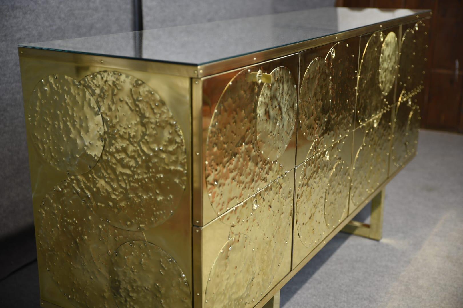 Modern Brass and Birch Sideboard with 8 Drawers Handmade in Italy Available For Sale 1