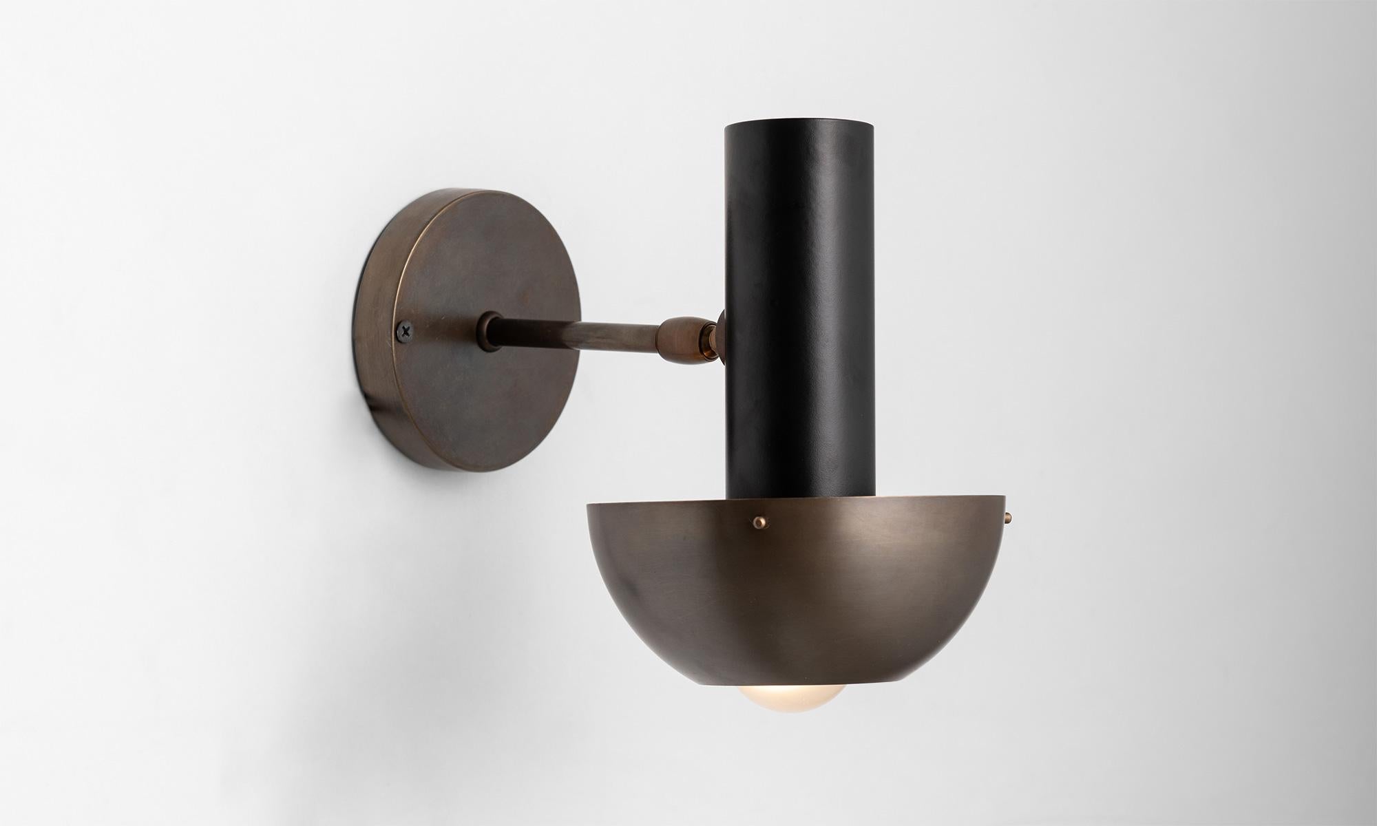 Italian Modern Brass and Black Metal Wall Sconce, Made in Italy For Sale