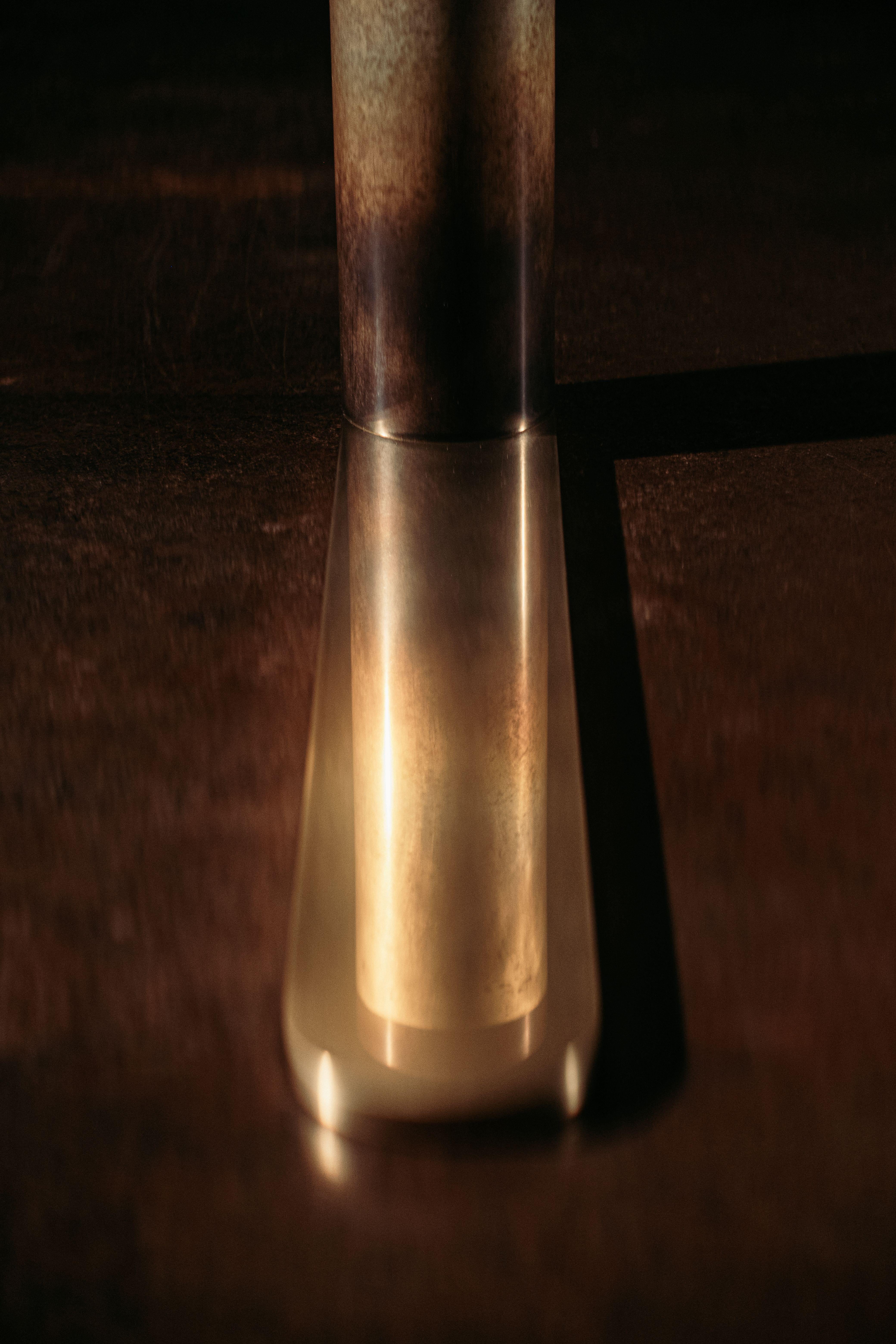 Vaso moderno in ottone e rame In condizioni Nuovo in vendita a Treadwell, NY