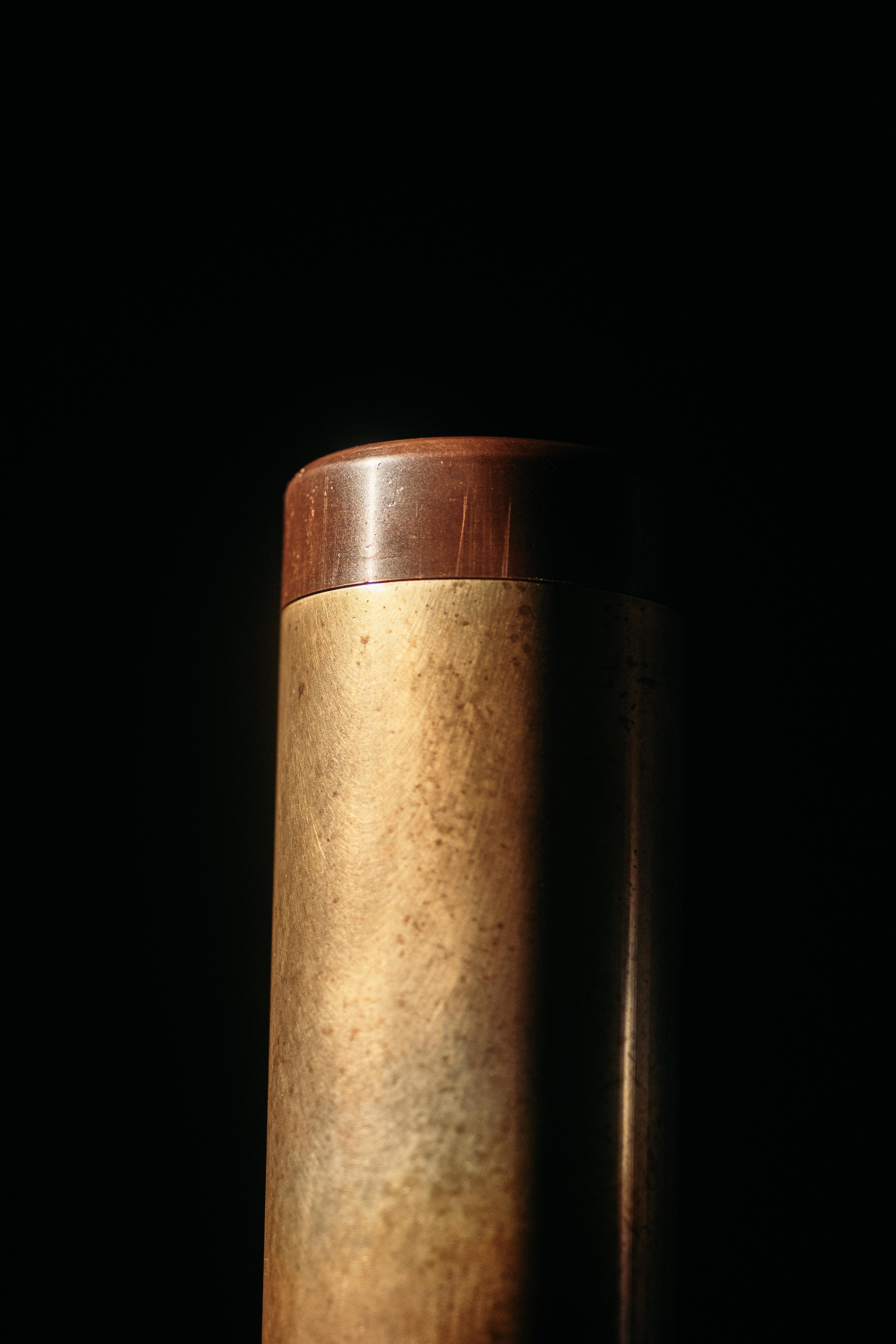 Ottone Vaso moderno in ottone e rame in vendita