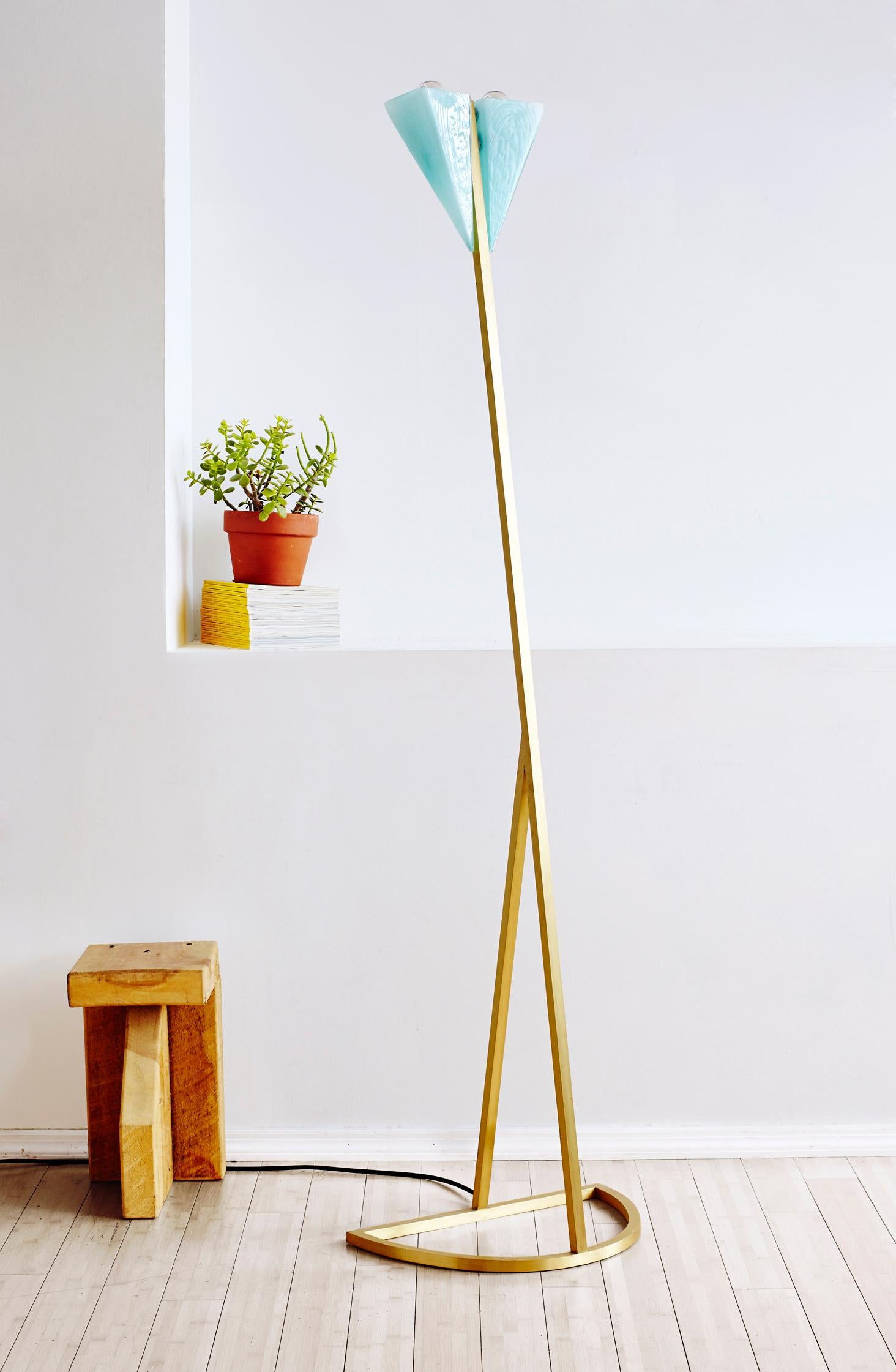 Modern Brass and Mold Blown An Nur Floor Lamp In New Condition For Sale In Hawthorne, CA