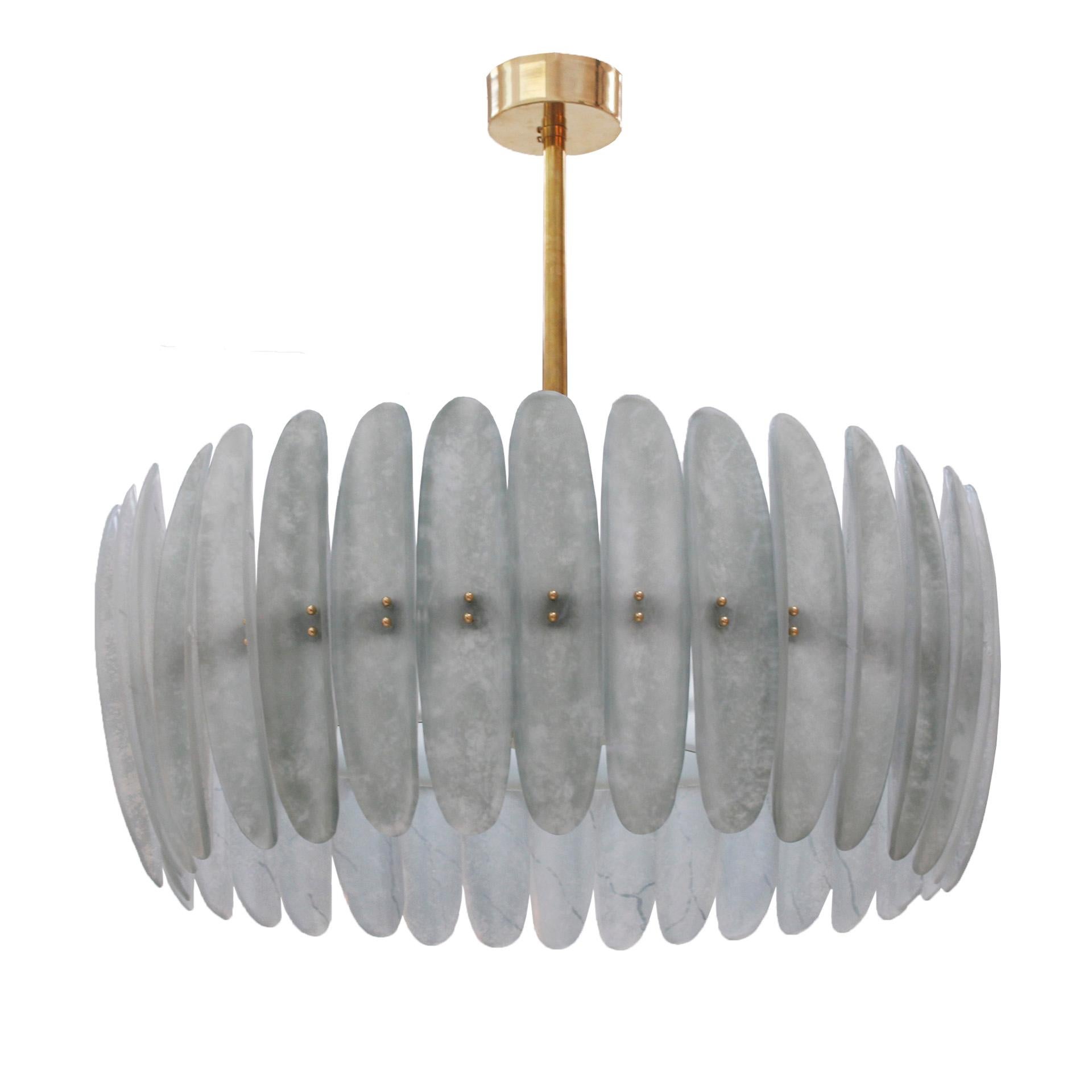 Ottone Lampada da soffitto moderna in ottone e vetro di Murano, Italia in vendita