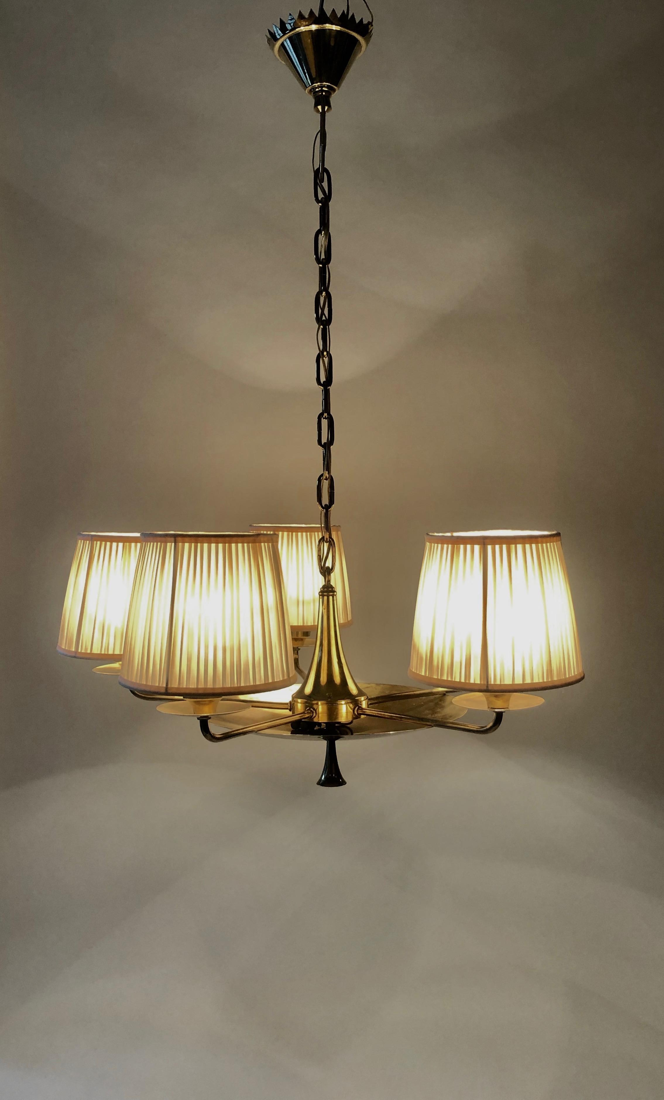 Modern Brass Chandelier from the 1920's, with Silk Shades, Austria, 1920's For Sale 12