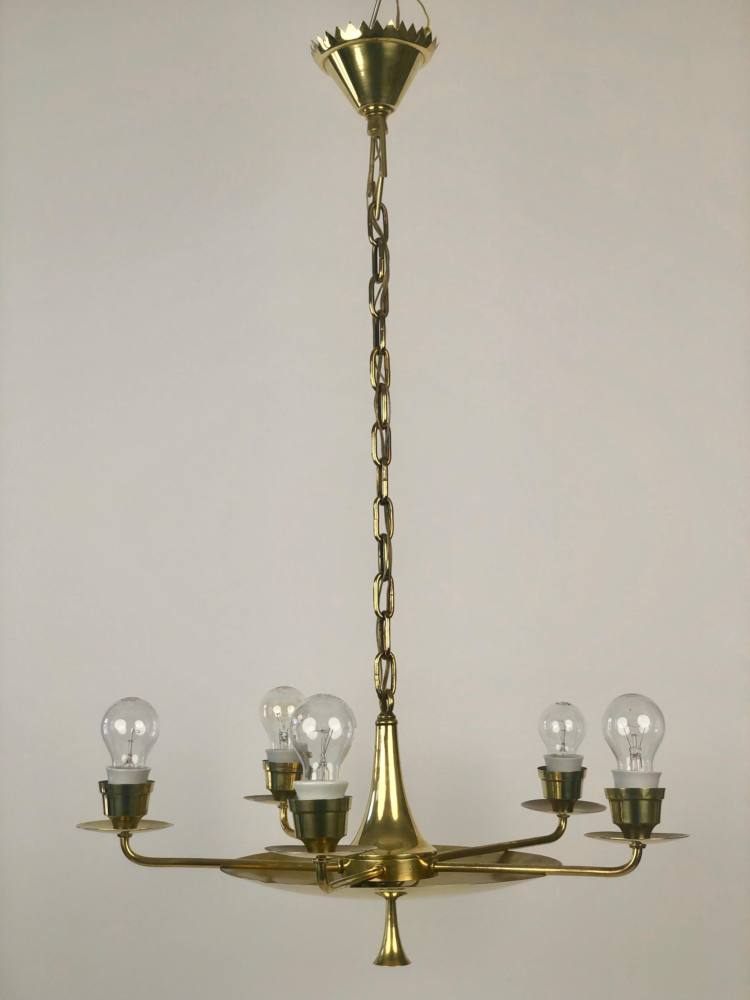 Modern Brass Chandelier from the 1920's, with Silk Shades, Austria, 1920's For Sale 1