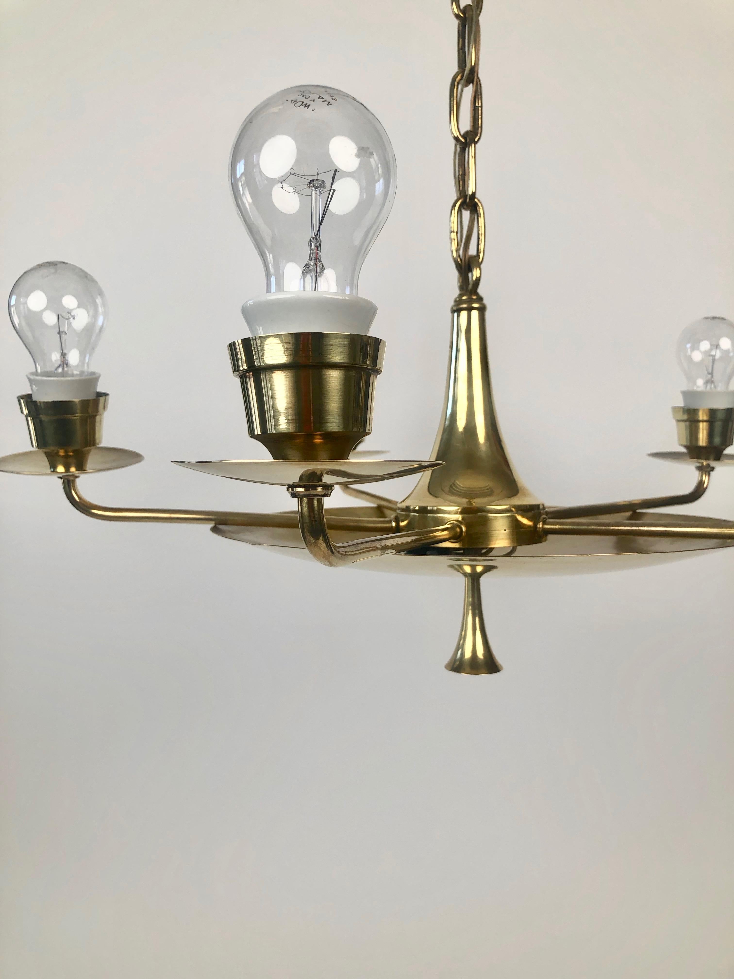 Modern Brass Chandelier from the 1920's, with Silk Shades, Austria, 1920's For Sale 4