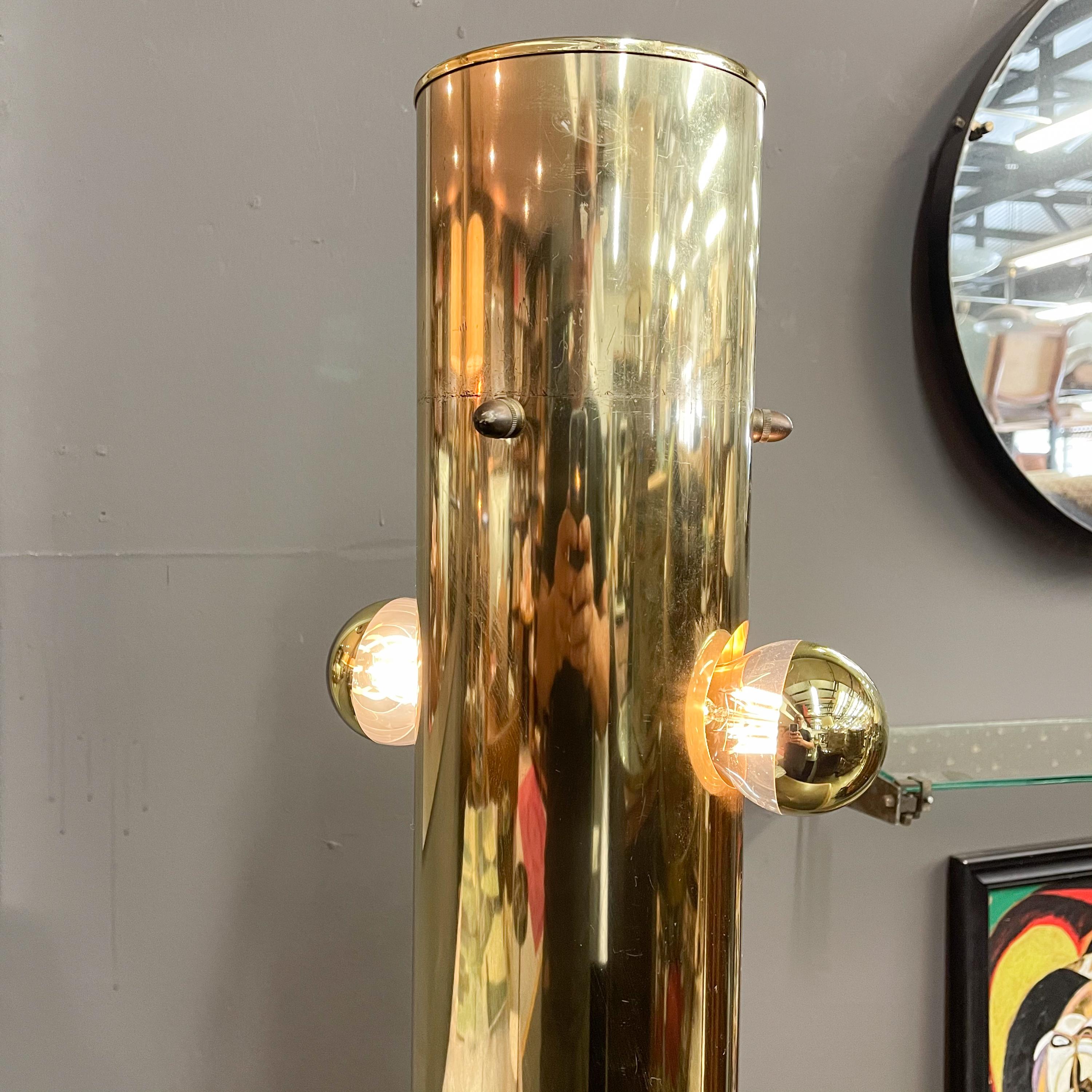 1970s Modernist Brass Cylinder Table Lamps Style of Robert Sonneman For Sale 4