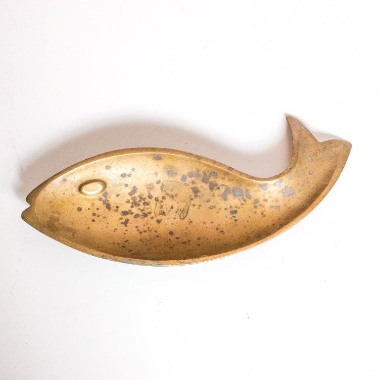 Modern Brass Fish Ashtray Israel Midcentury Catch It All Piece In Good Condition In Chula Vista, CA