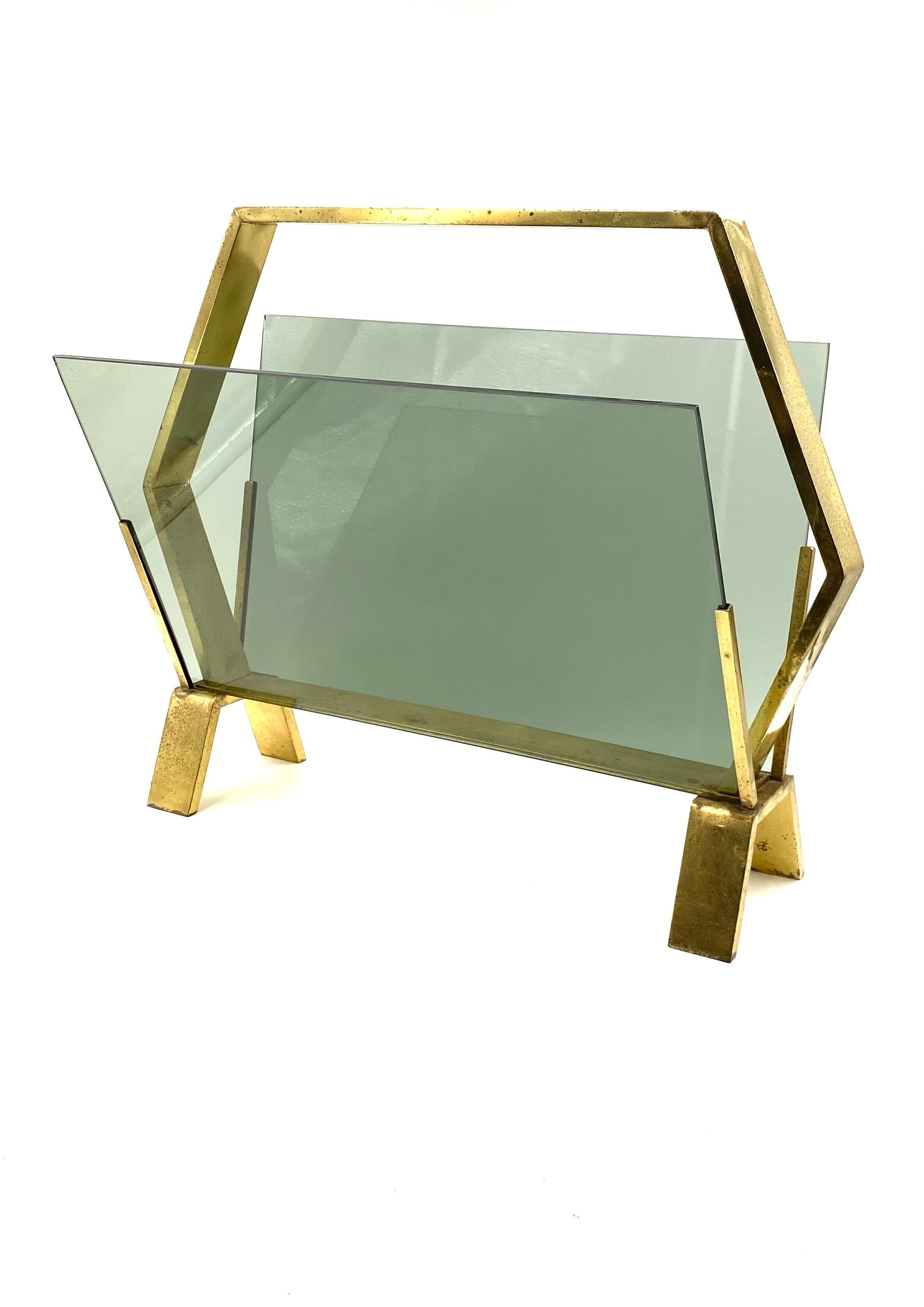 Late 20th Century Modern Brass Magazine Rack, Italy, 1970 For Sale