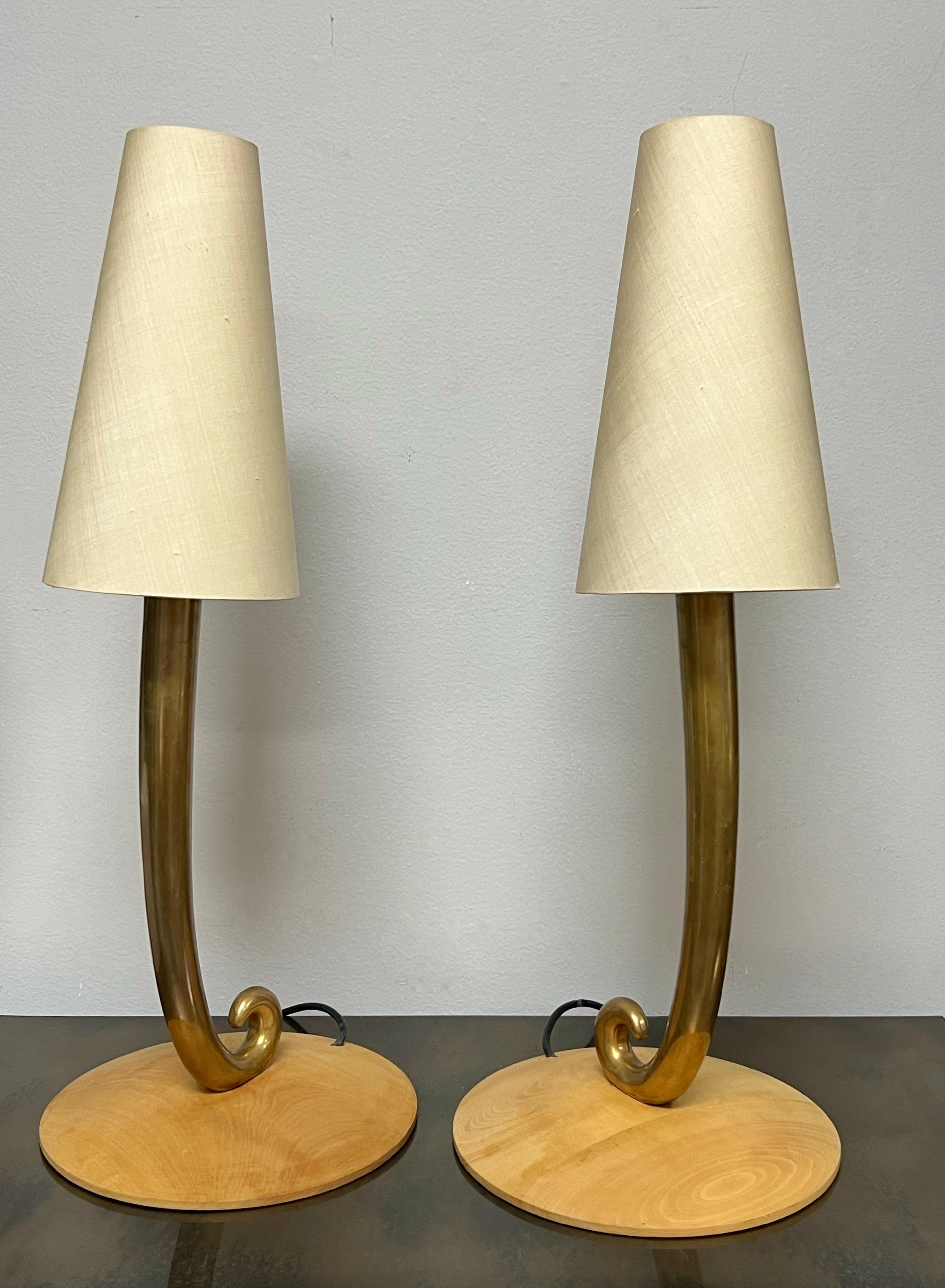 Modern Brass Scroll Pair of Table Lamps Germany In Good Condition For Sale In Miami, FL
