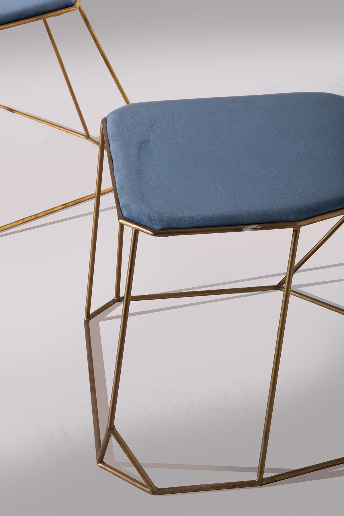 Modern Brass Stool with Blue Velvet Seats In Good Condition For Sale In Milano, IT