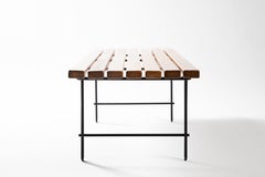 Minimalistische brasilianische Bank aus Massivholz „Ruy“ von Samuel Lamas