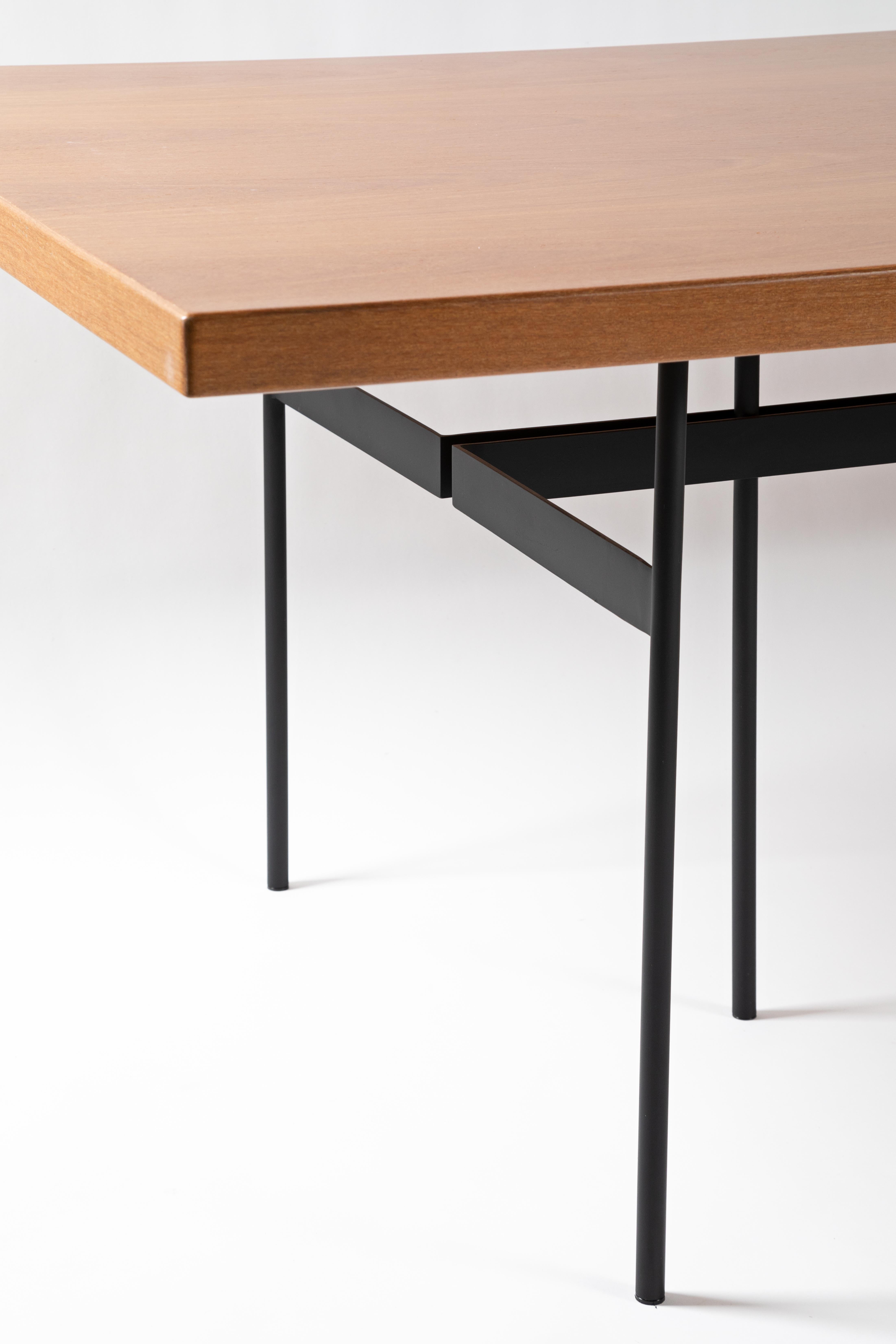 Brésilien Table de salle à manger brésilienne minimaliste 