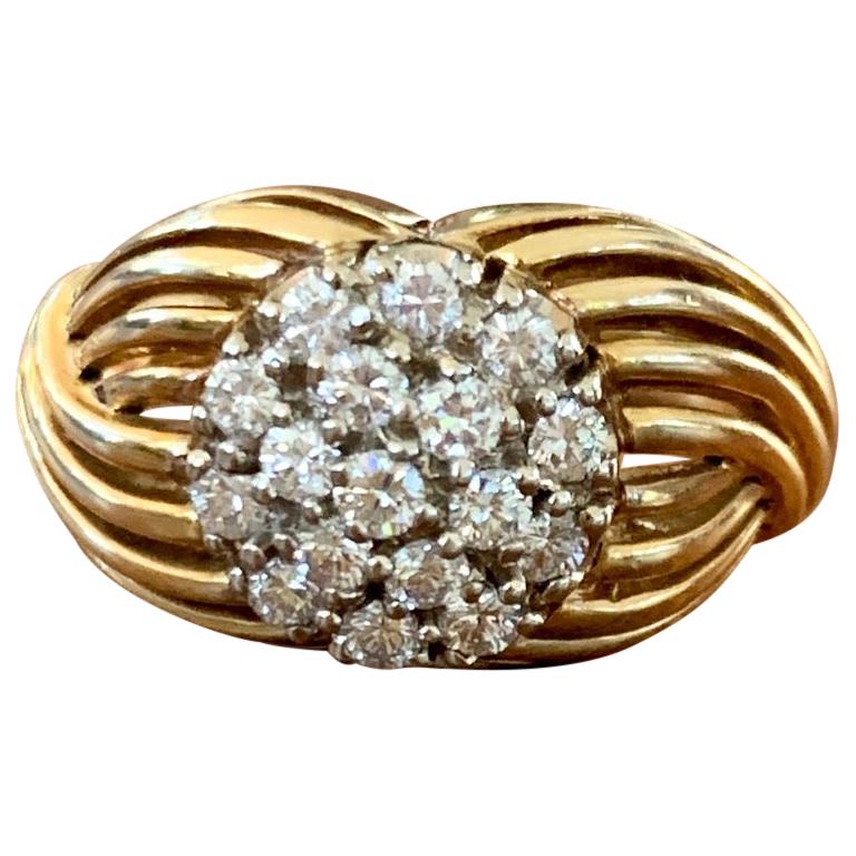 Modern Brilliant Cut Diamond 18 Karat Yellow Gold Fashion Ring