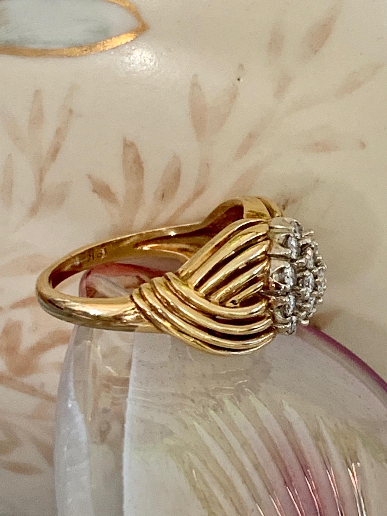 Women's Modern Brilliant Cut Diamond 18 Karat Yellow Gold Fashion Ring