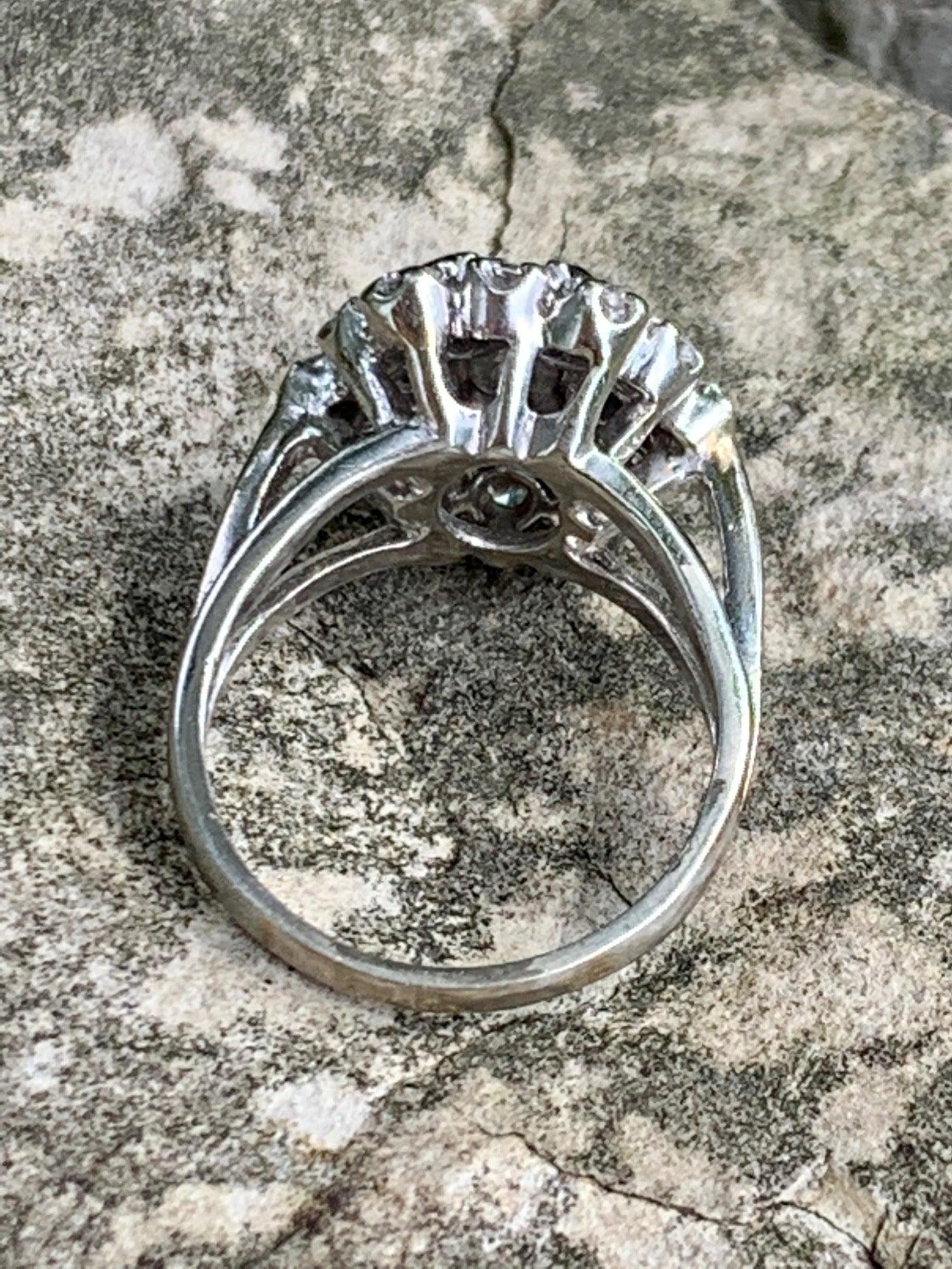 For Sale:  Modern Brilliant Cut Diamond and Blue Sapphire 14 Karat White Gold Ring 2