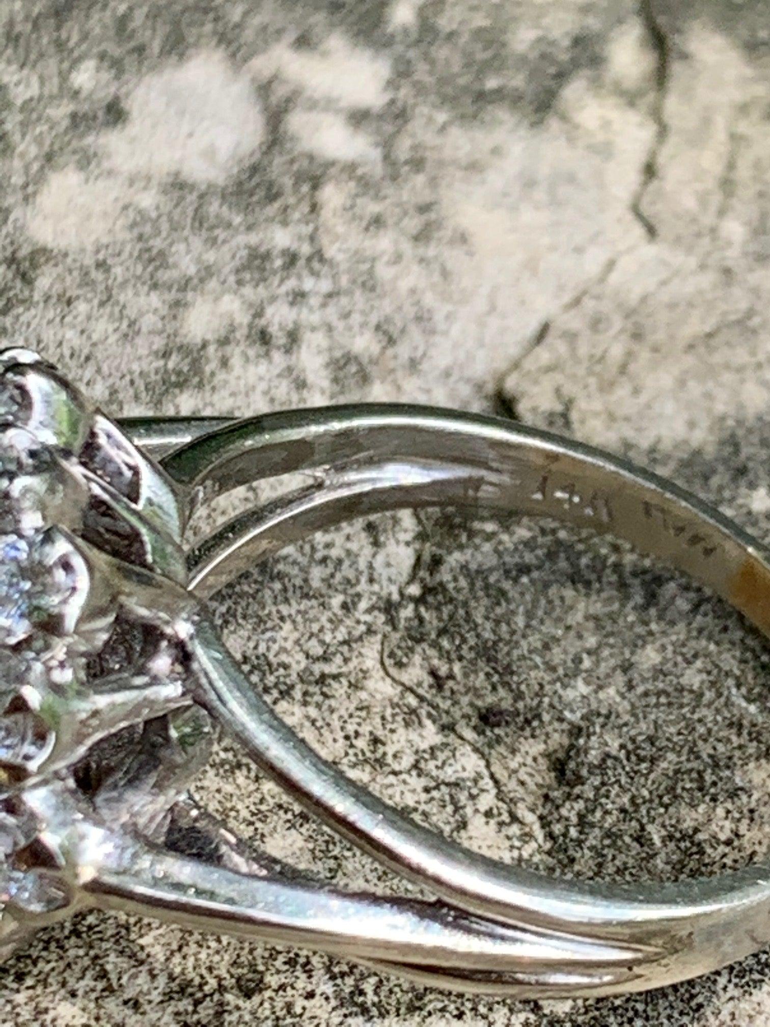 For Sale:  Modern Brilliant Cut Diamond and Blue Sapphire 14 Karat White Gold Ring 3
