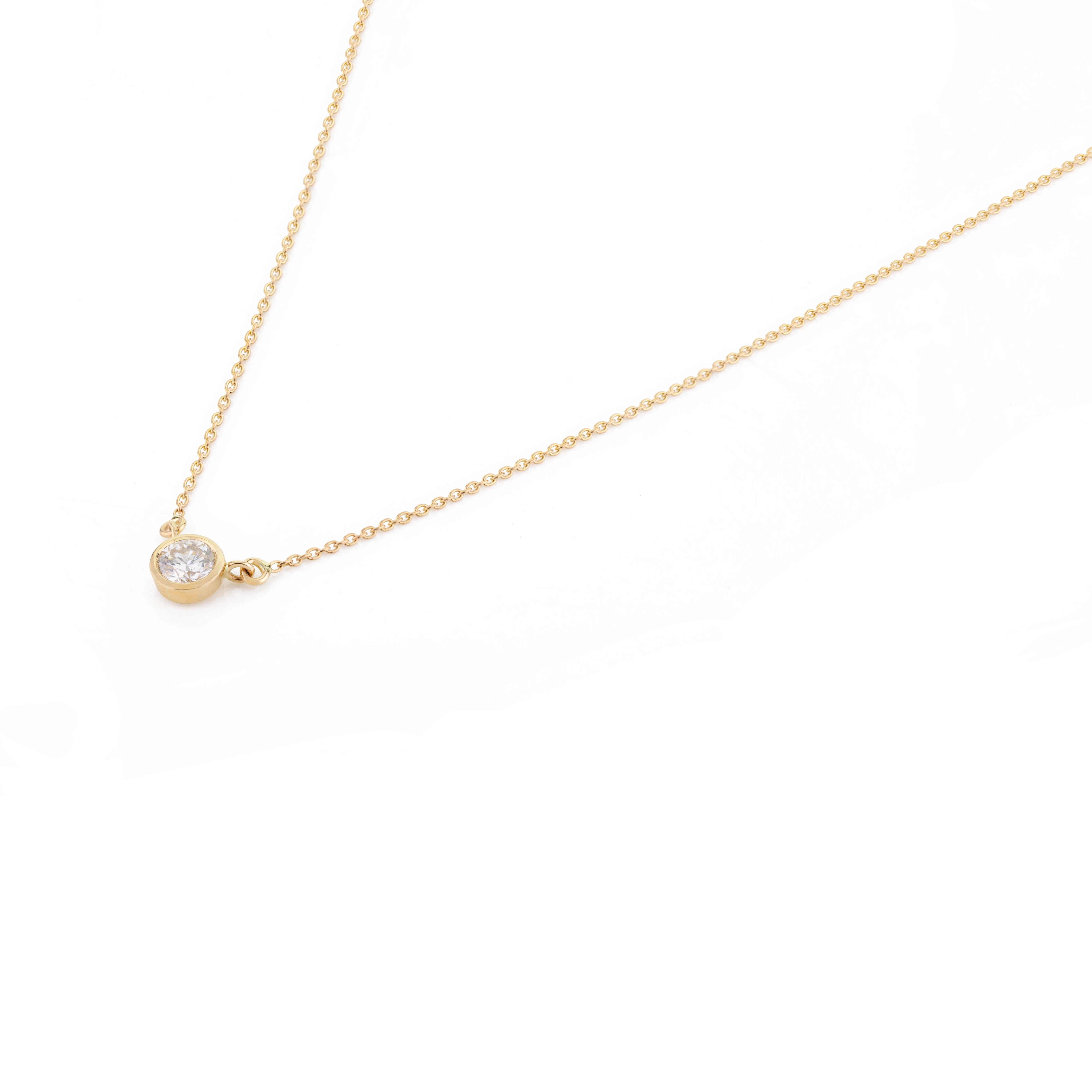 Contemporary G Vs Round Diamond Everyday Solitaire Pendant Necklace Gift in 18k Yellow Gold For Sale