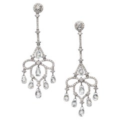 Boucles d'oreilles en goutte modernes en or blanc et diamants taille briolette, 7,23 carats