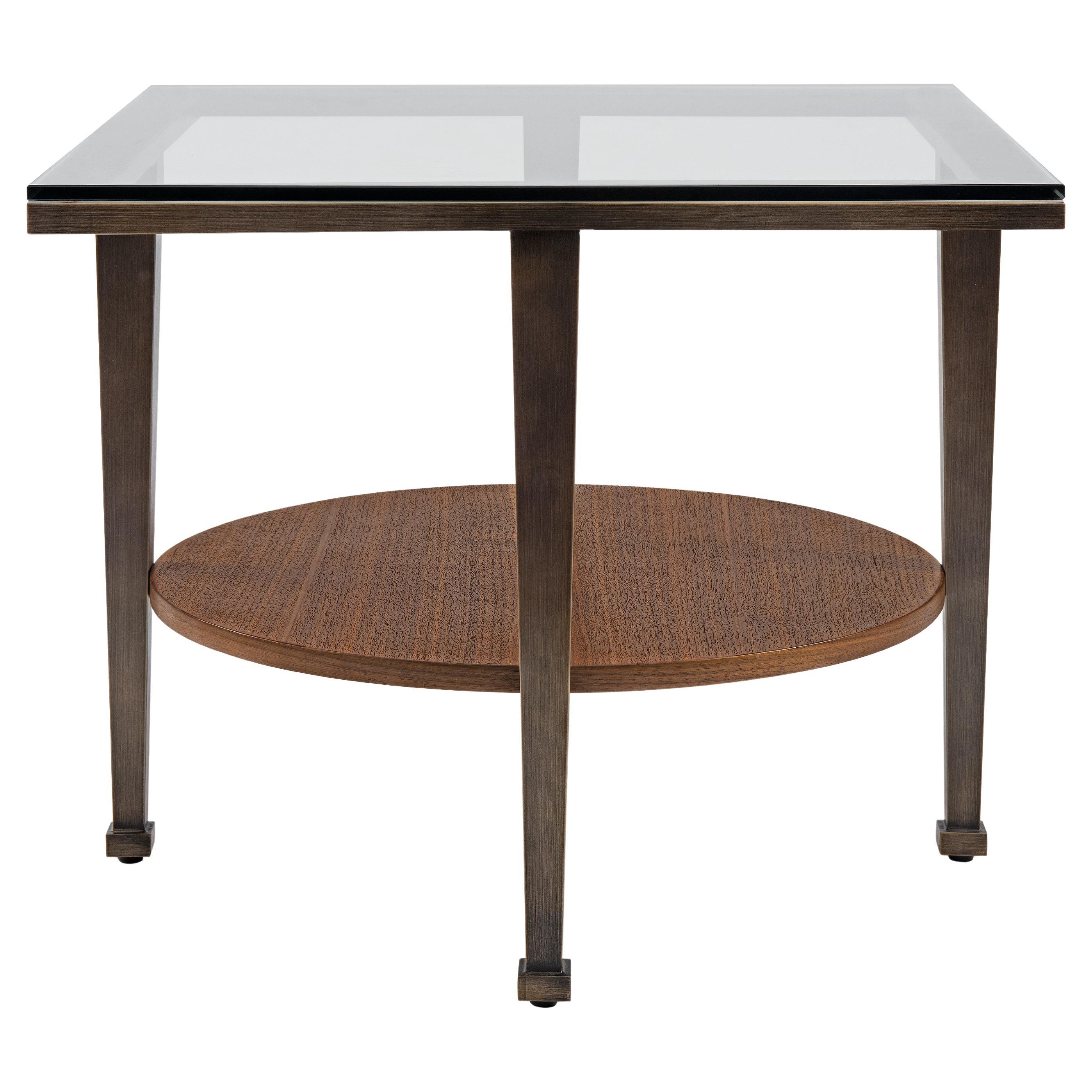 Moderner Beistelltisch aus Bronze und Nussbaumholz mit Glasplatte, entworfen von Greg Sheres.