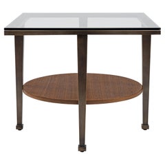 Moderner Beistelltisch aus Bronze und Nussbaumholz mit Glasplatte, entworfen von Greg Sheres.