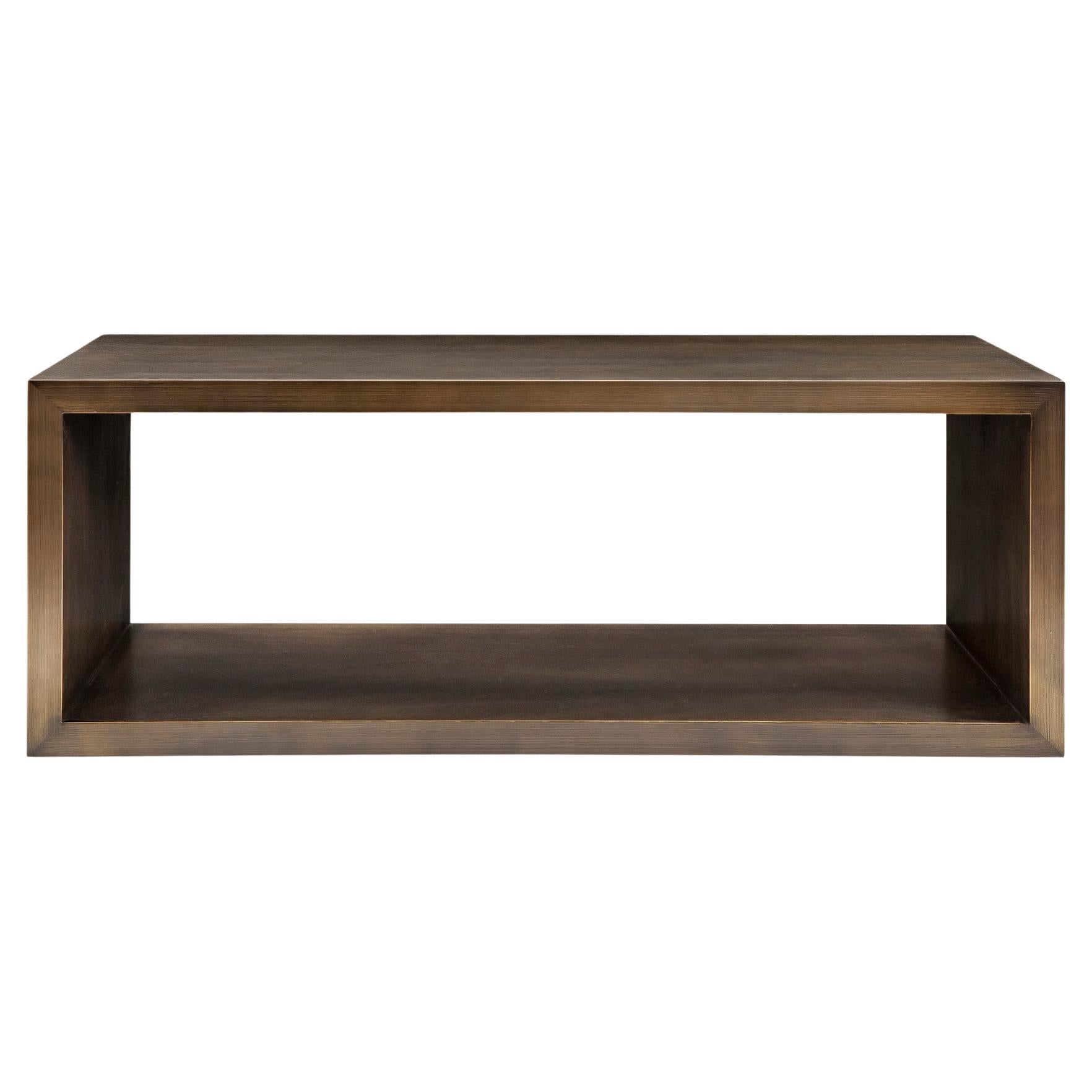 Moderner Cocktailtisch aus Bronze mit Regal aus Bronze, entworfen von Greg Sheres.  Jetzt auf Lager.