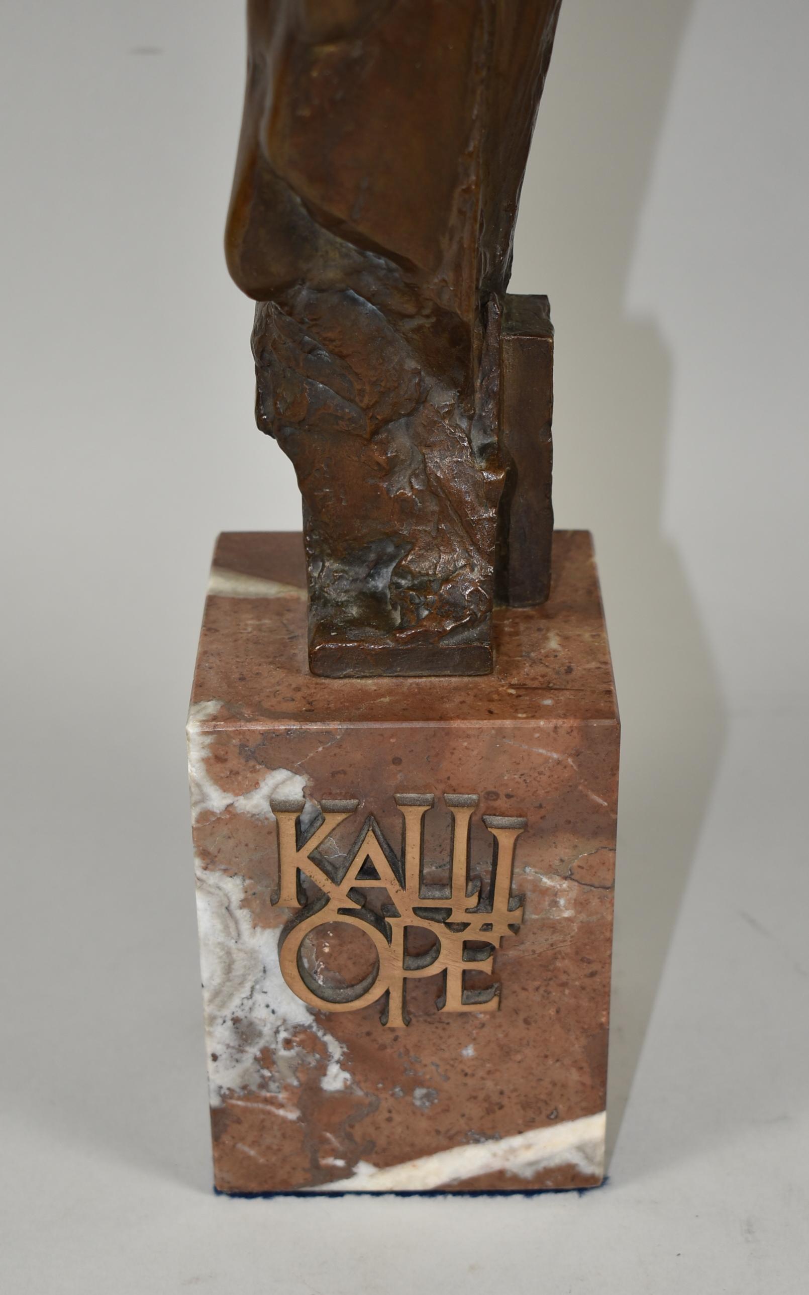 Moderne Sculpture féminine figurative moderne en bronze de Jan Hanna « Kalli Ope » en vente