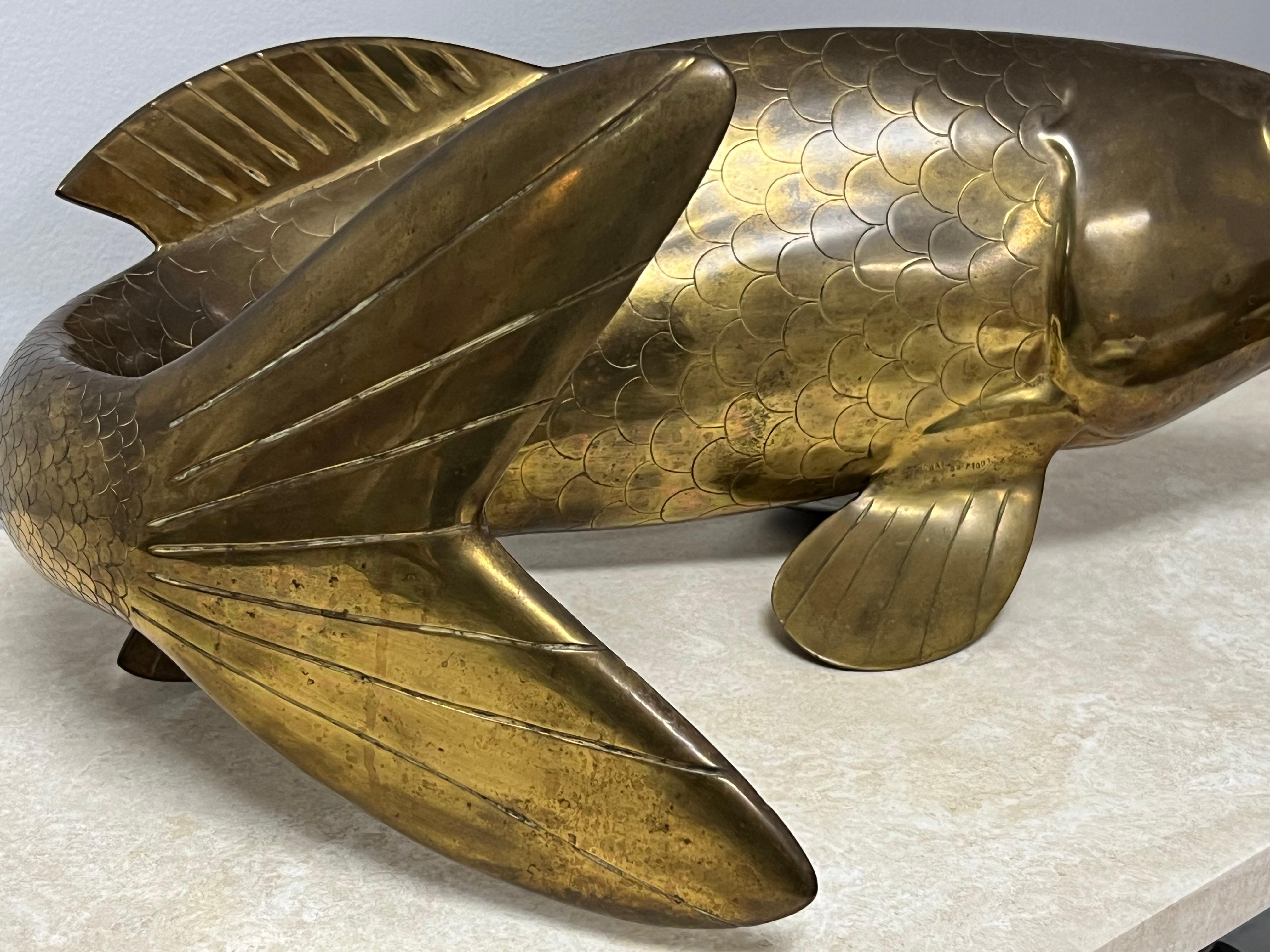 Scultura moderna in bronzo di Sonchai in vendita 6