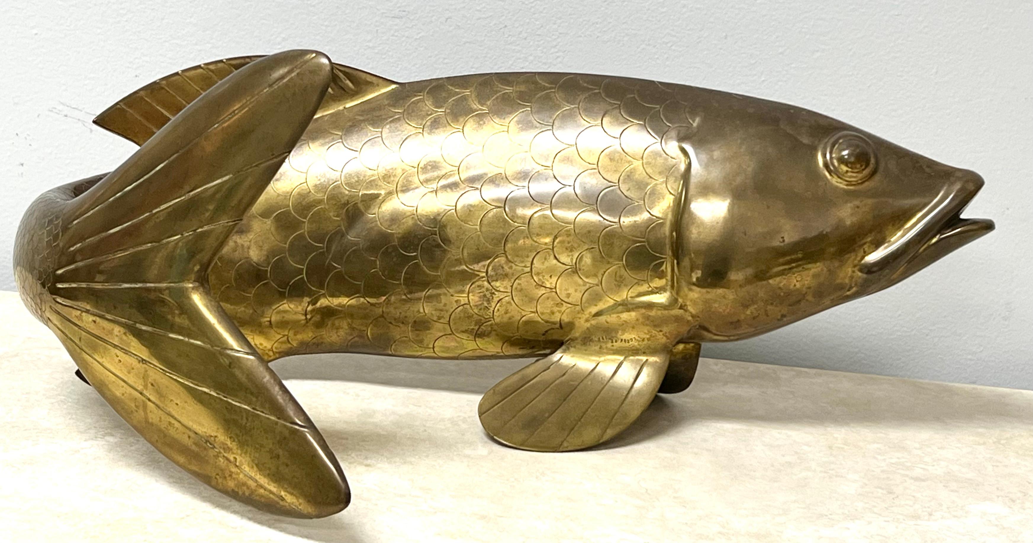 Hattakitkosol Somchai (1934-2000) è stato uno scultore Asian Modern e Contemporary thailandese. 
