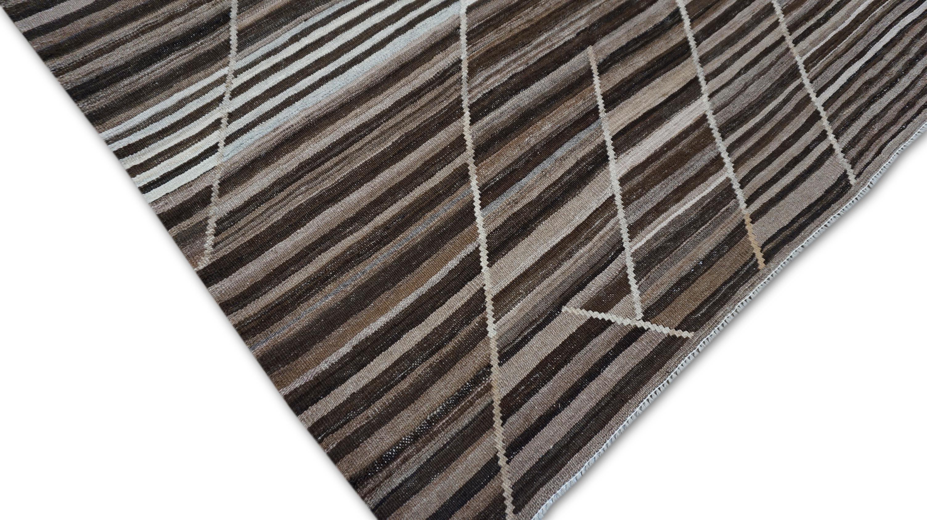 Moderno Rug & Kilim marrone e beige con sovrapposizione a reticolo 8'5''x10' in vendita 3