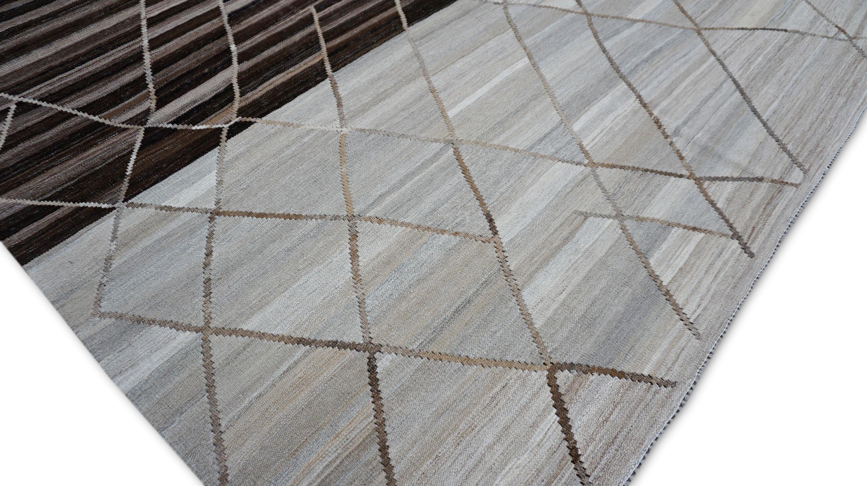 Moderno Rug & Kilim marrone e beige con sovrapposizione a reticolo 8'5''x10' In condizioni Nuovo in vendita a Torrance, CA