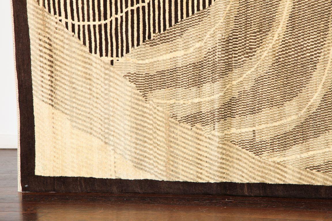 Tintura vegetale Tappeto moderno in lana persiana annodata a mano, marrone e crema, 12' x 15' in vendita