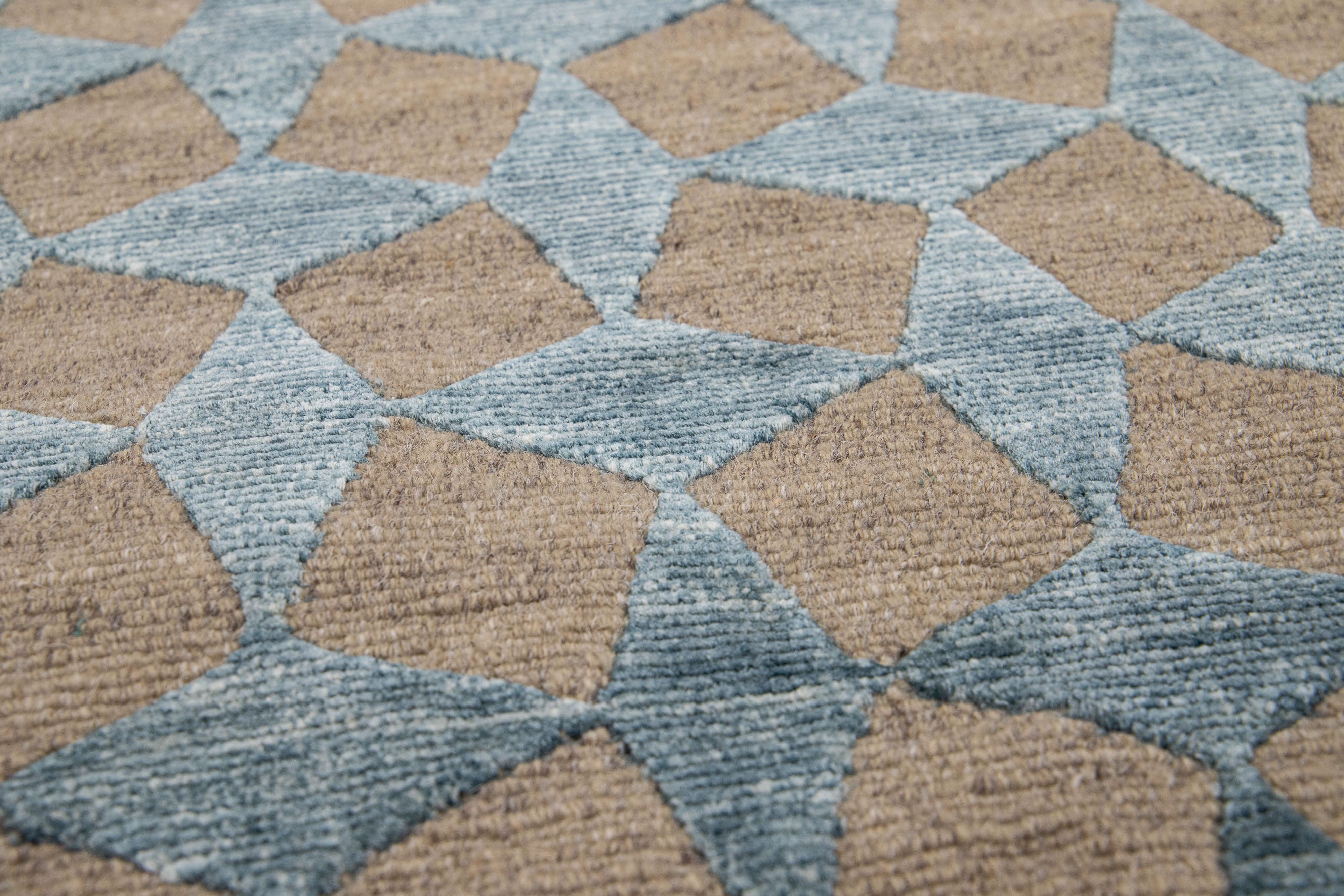 Apadana's Modern Woll- und Seidenteppich. Kundenspezifische Größen und Farben auf Bestellung.

MATERIAL: 100 Knoten, 40 Wolle und 60 Seide.
Techniken: Handgeknüpft.
Stil: Modern.
Vorlaufzeit: Ca. 15-16 Wochen verfügbar.
Farben: Wie abgebildet,