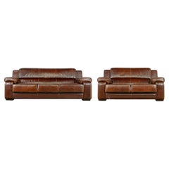 Modernes braunes Ledersofa & Liebessitz-Set