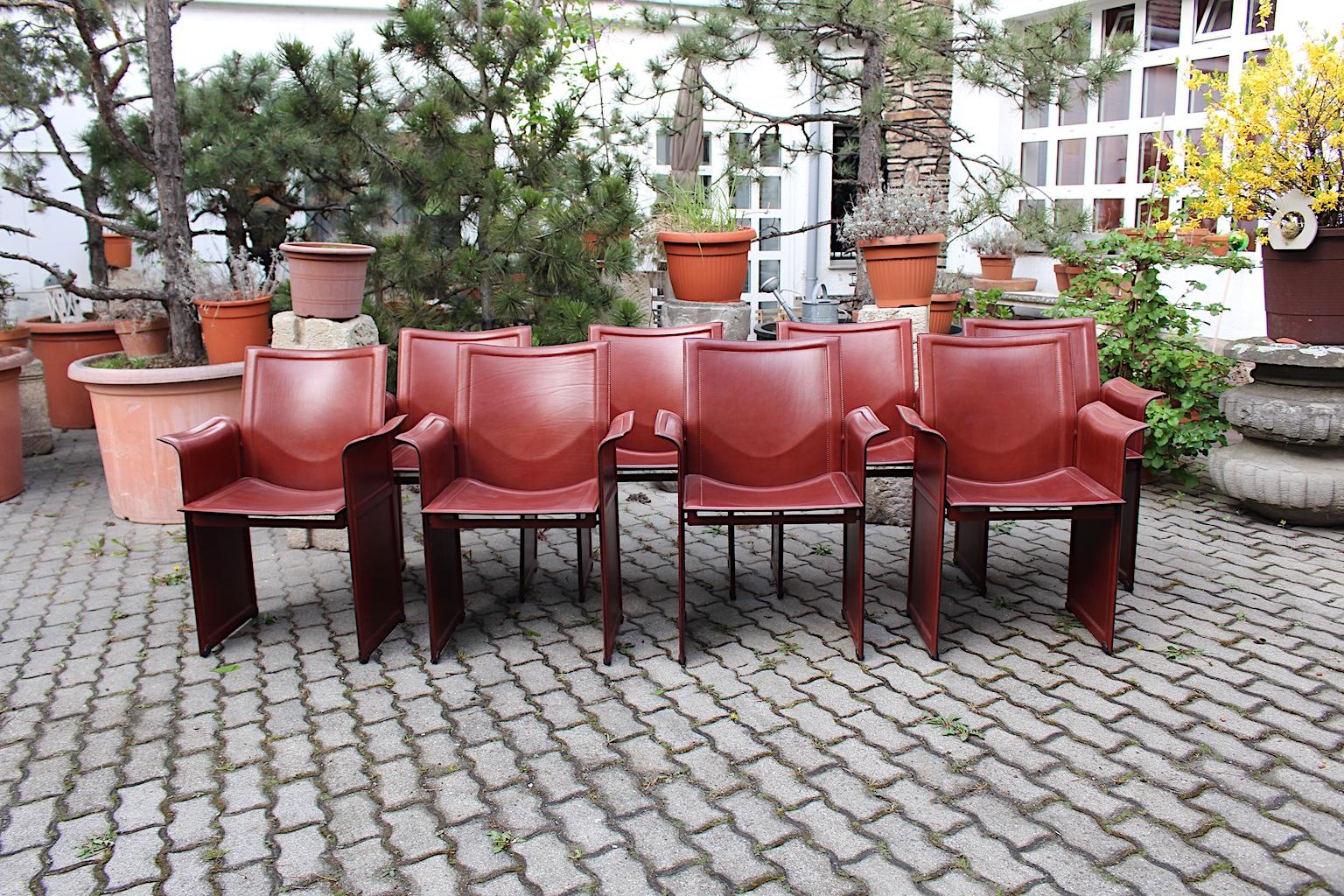 Ocho sillas de comedor modernas de cuero marrón chocolate Tito Agnoli , 1979 en venta 5