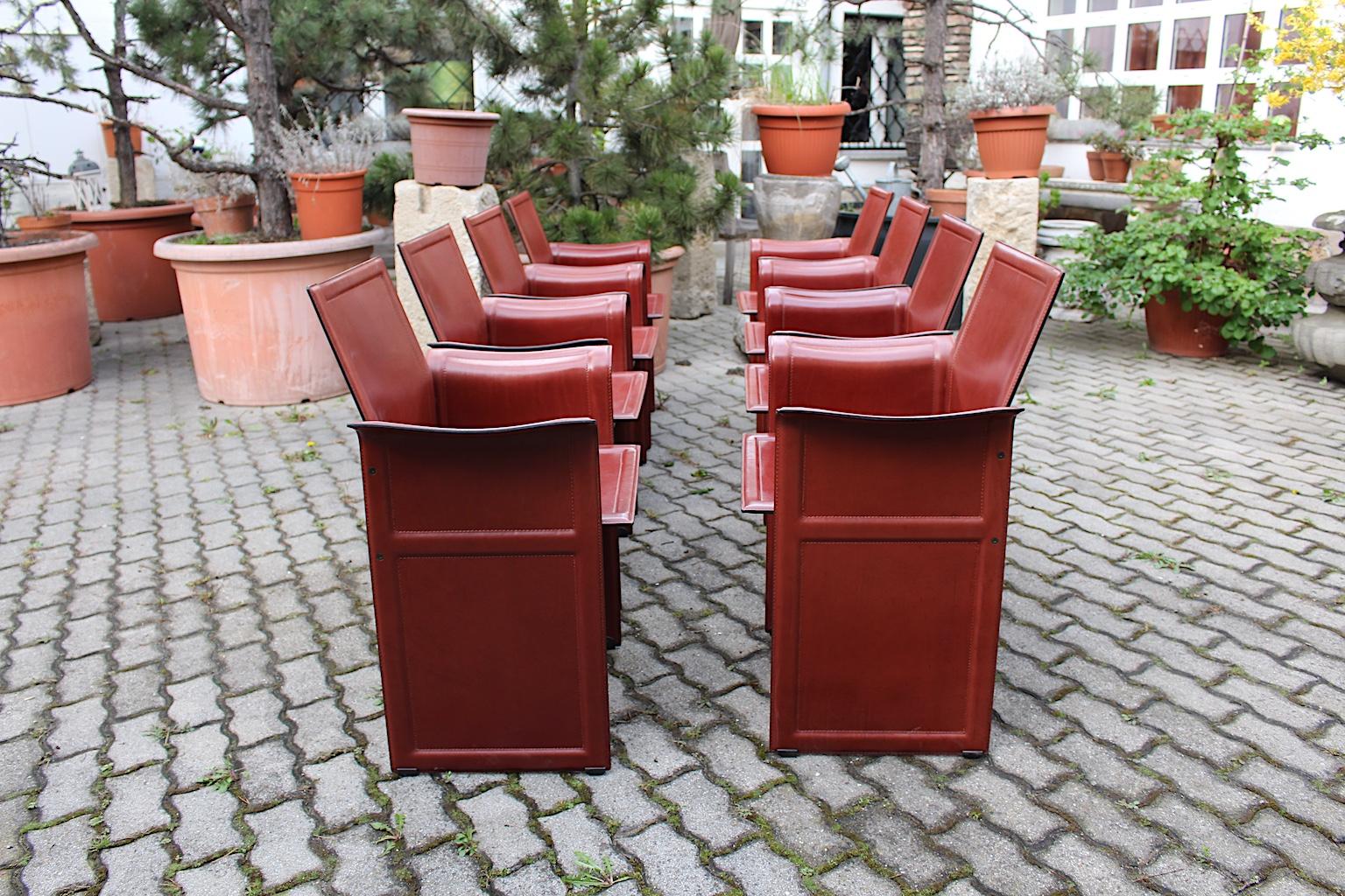 Ocho sillas de comedor modernas de cuero marrón chocolate Tito Agnoli , 1979 en venta 6
