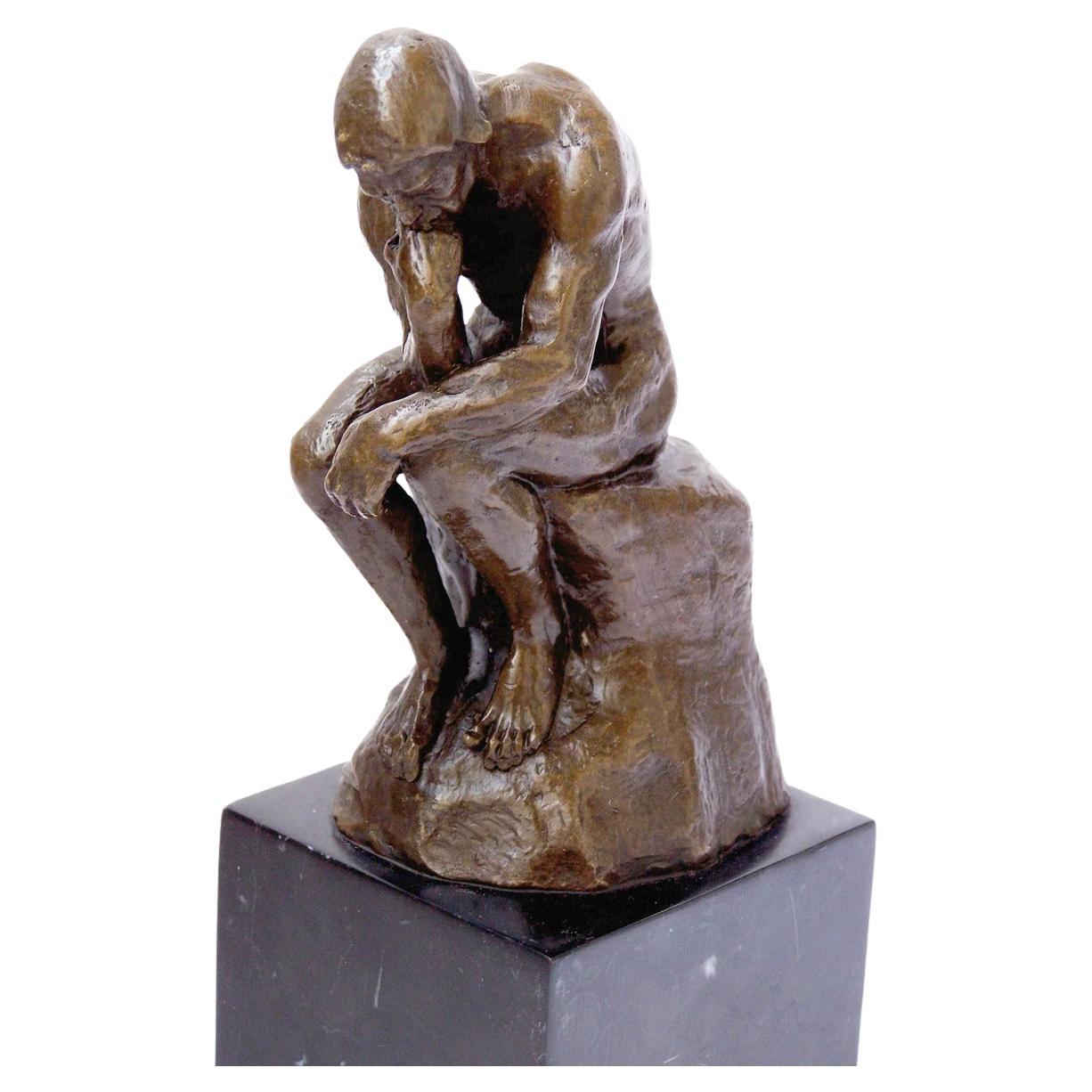 Scultura moderna in bronzo patinato marrone Il Pensatore in vendita