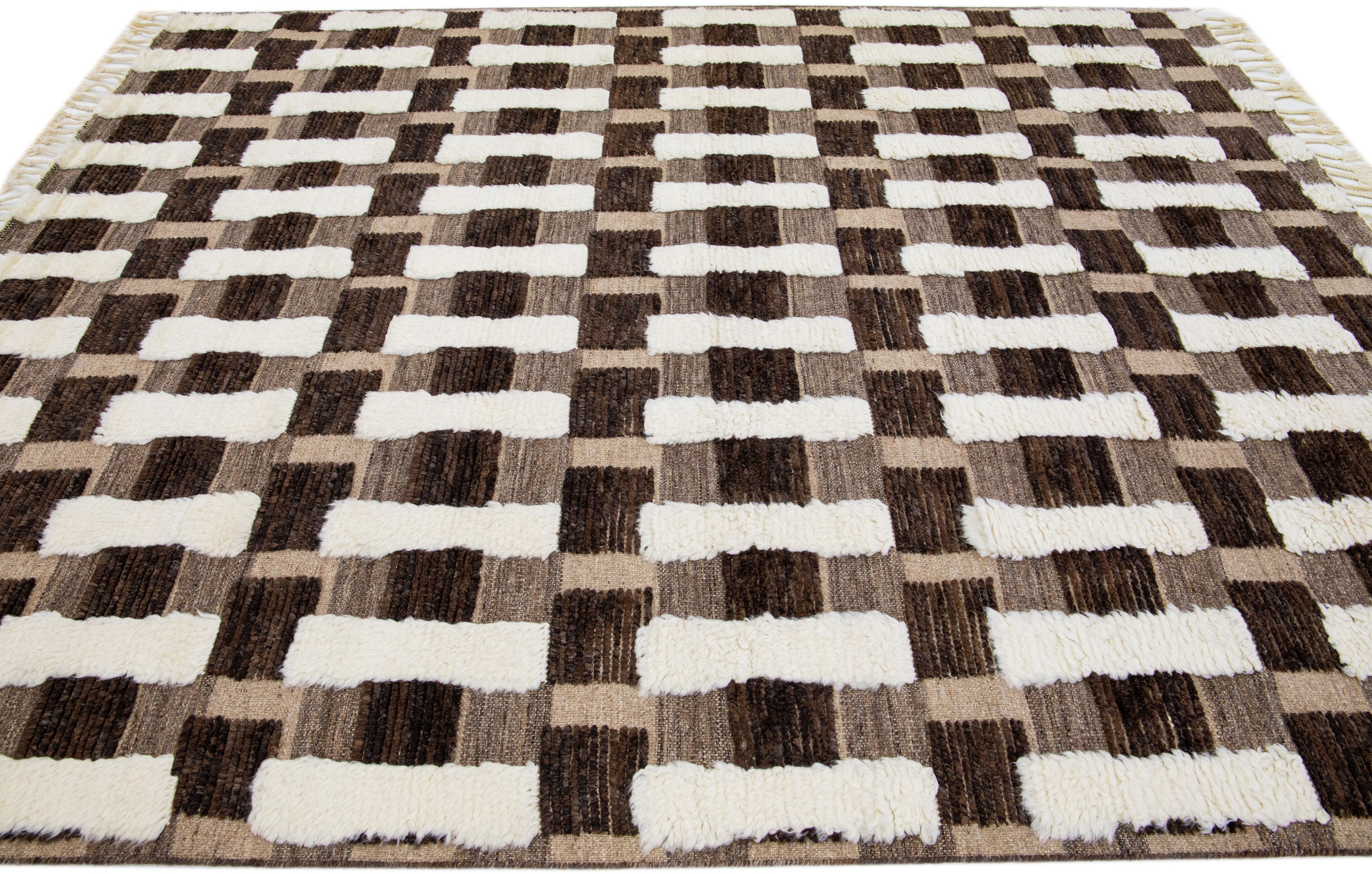 Pakistani Modern Brown Wool Rug Handmade Moroccan Style With Seamless Abstract Pattern For Sale