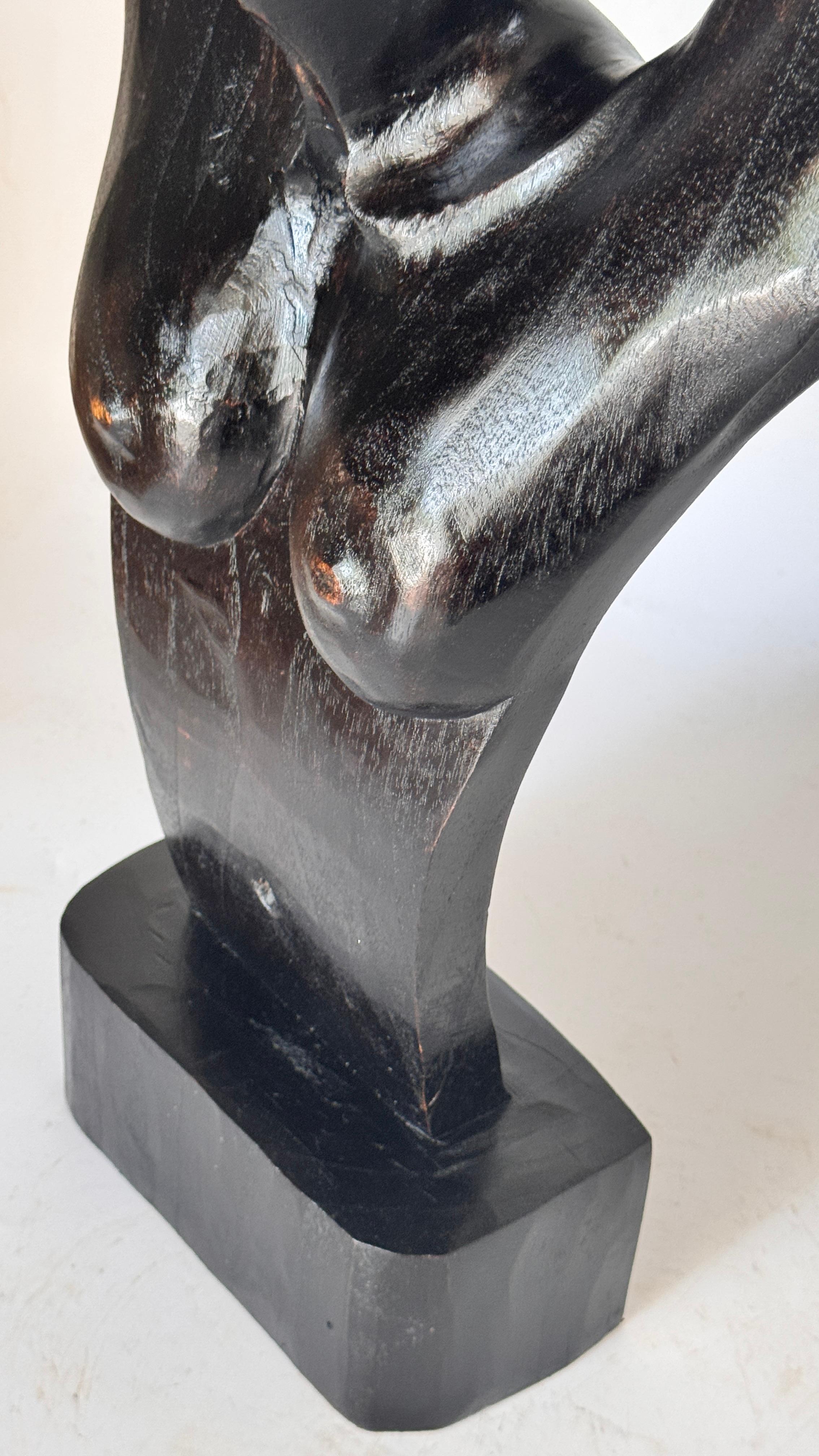 Legno Scultura africana moderna brutalista in legno - Busto femminile in vendita