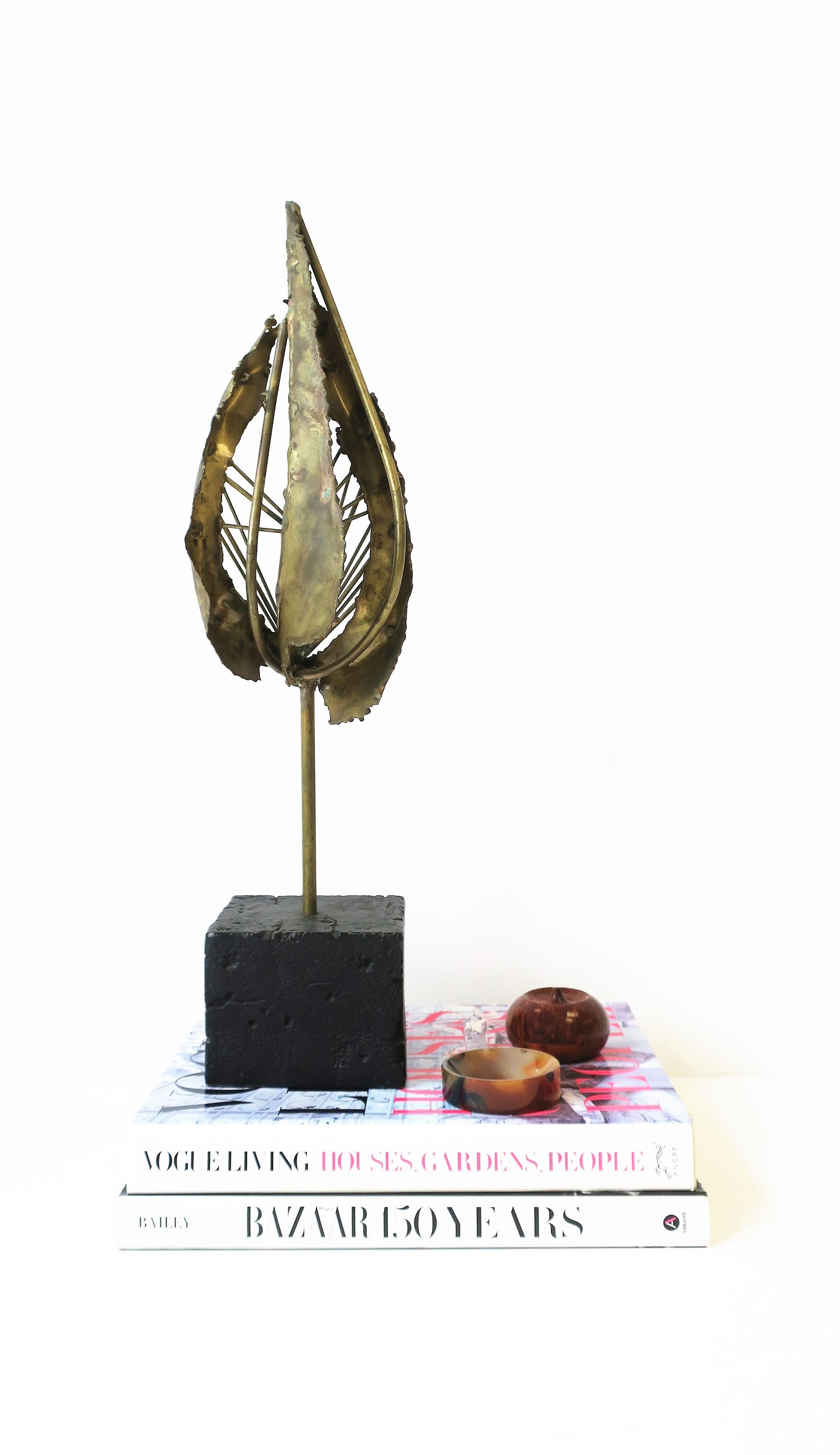 20th Century Midcentury Modern Brass Sculpture, circa 1960s For Sale