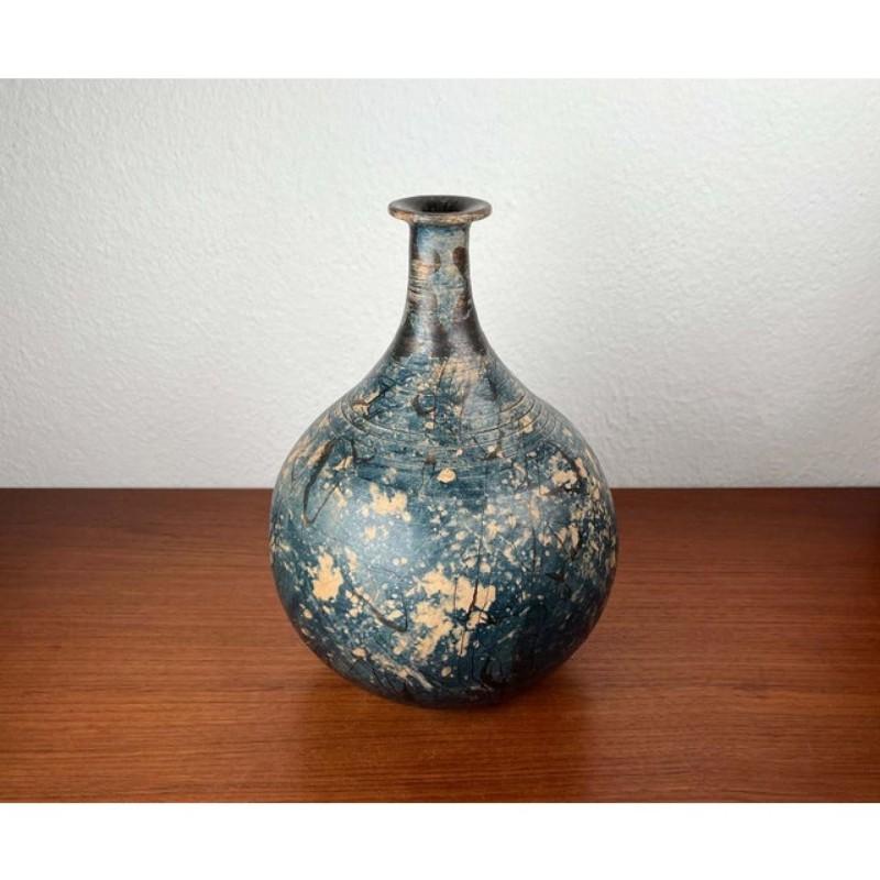 Moderne brutalistische deutsche Studio Pottery Vase von Gerhard Liebenthron, 1975 im Angebot 10
