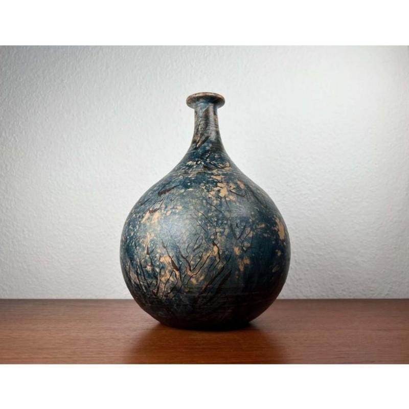 Moderne brutalistische deutsche Studio Pottery Vase von Gerhard Liebenthron, 1975 im Angebot 1