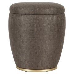 Pouf ottomano moderno Buba in tessuto marrone e ottone fatto a mano in Portogallo da Greenapple