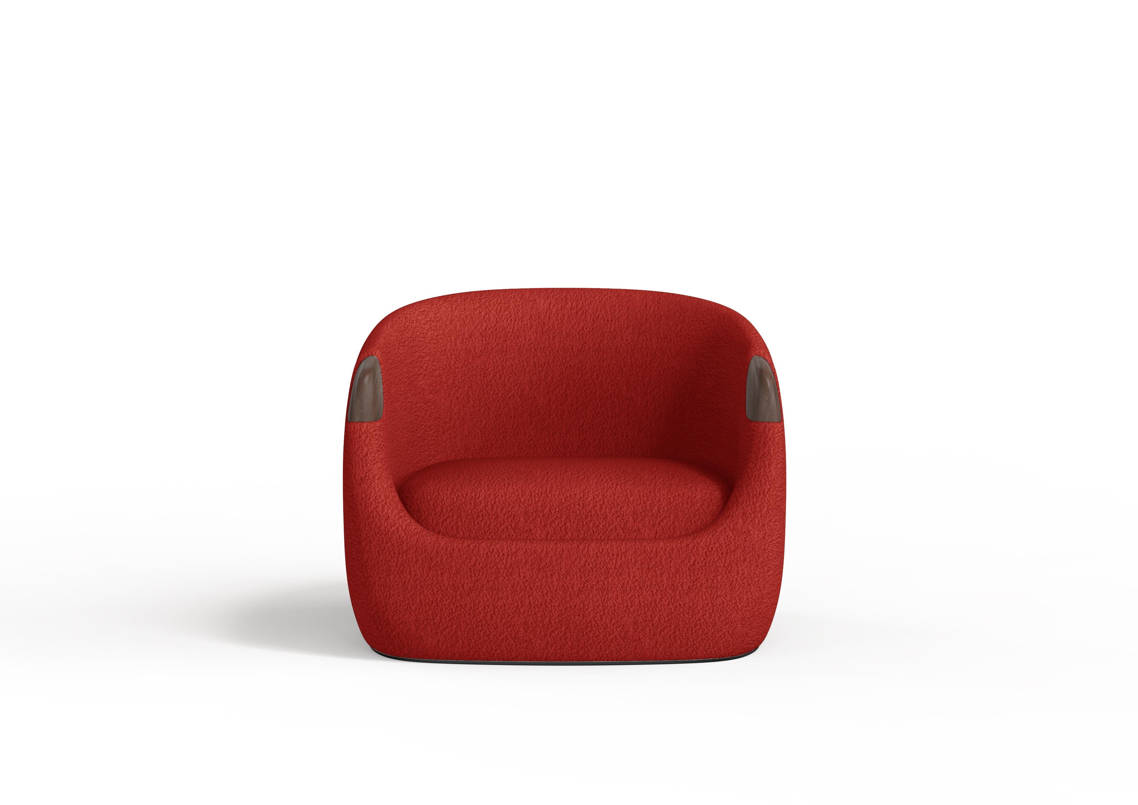 Portugais The Moderns Armchair in Red Boucle and Walnut (Fauteuil bulle moderne en bouclier rouge et noyer) en vente